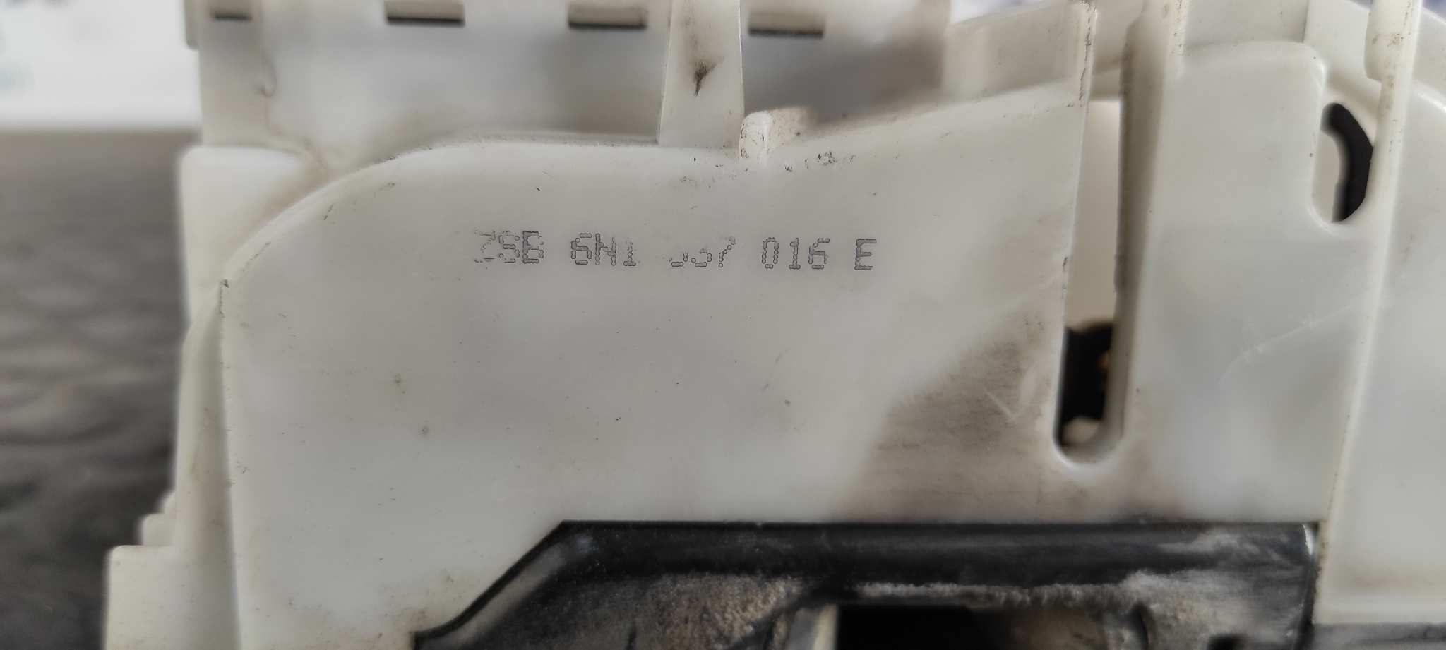 CERRADURA PUERTA DELANTERA DERECHA VOLKSWAGEN POLO BERLINA (6N2) - vista 6