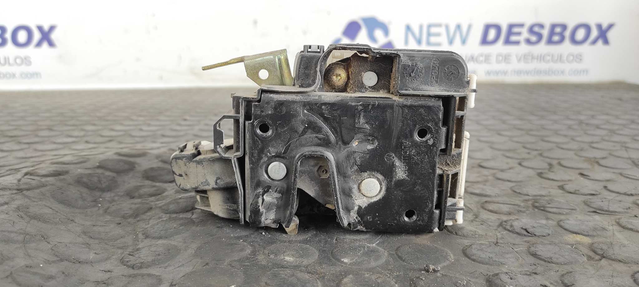 CERRADURA PUERTA DELANTERA DERECHA VOLKSWAGEN POLO BERLINA (6N2) - vista 5