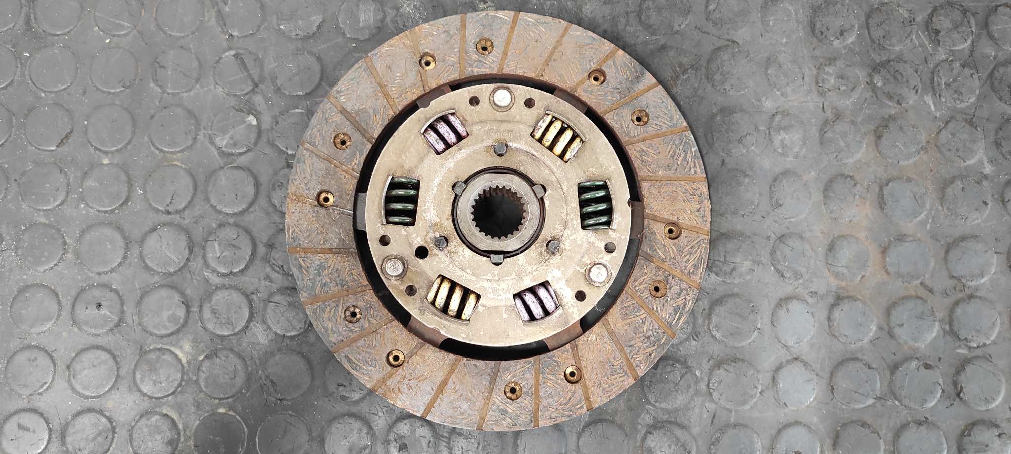 KIT EMBRAGUE NISSAN TRADE - vista 7