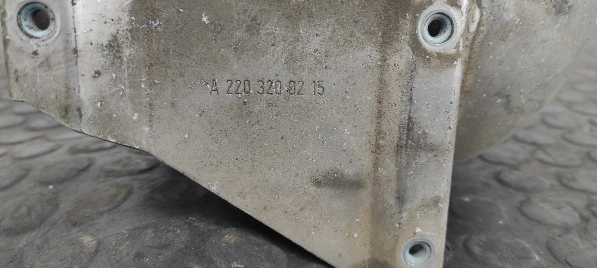 ACUMULADOR CENTRAL AMORTIGUACION MERCEDES-BENZ CLASE S (W220) BERLINA - vista 2