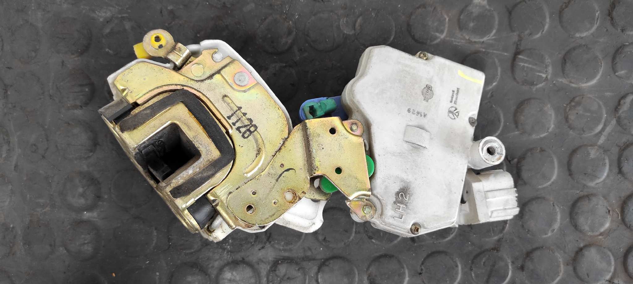 CERRADURA PUERTA DELANTERA IZQUIERDA NISSAN TERRANO/TERRANO.II (R20) - vista 2