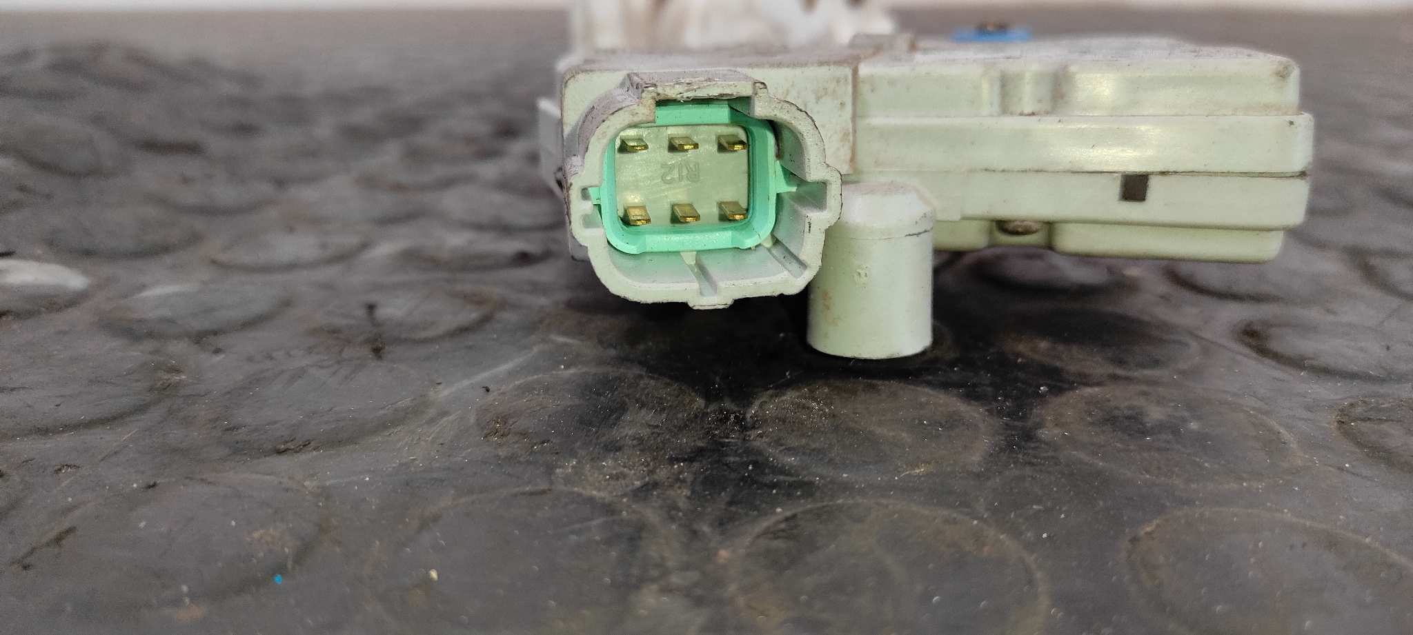 CERRADURA PUERTA DELANTERA DERECHA NISSAN TERRANO/TERRANO.II (R20) - vista 2