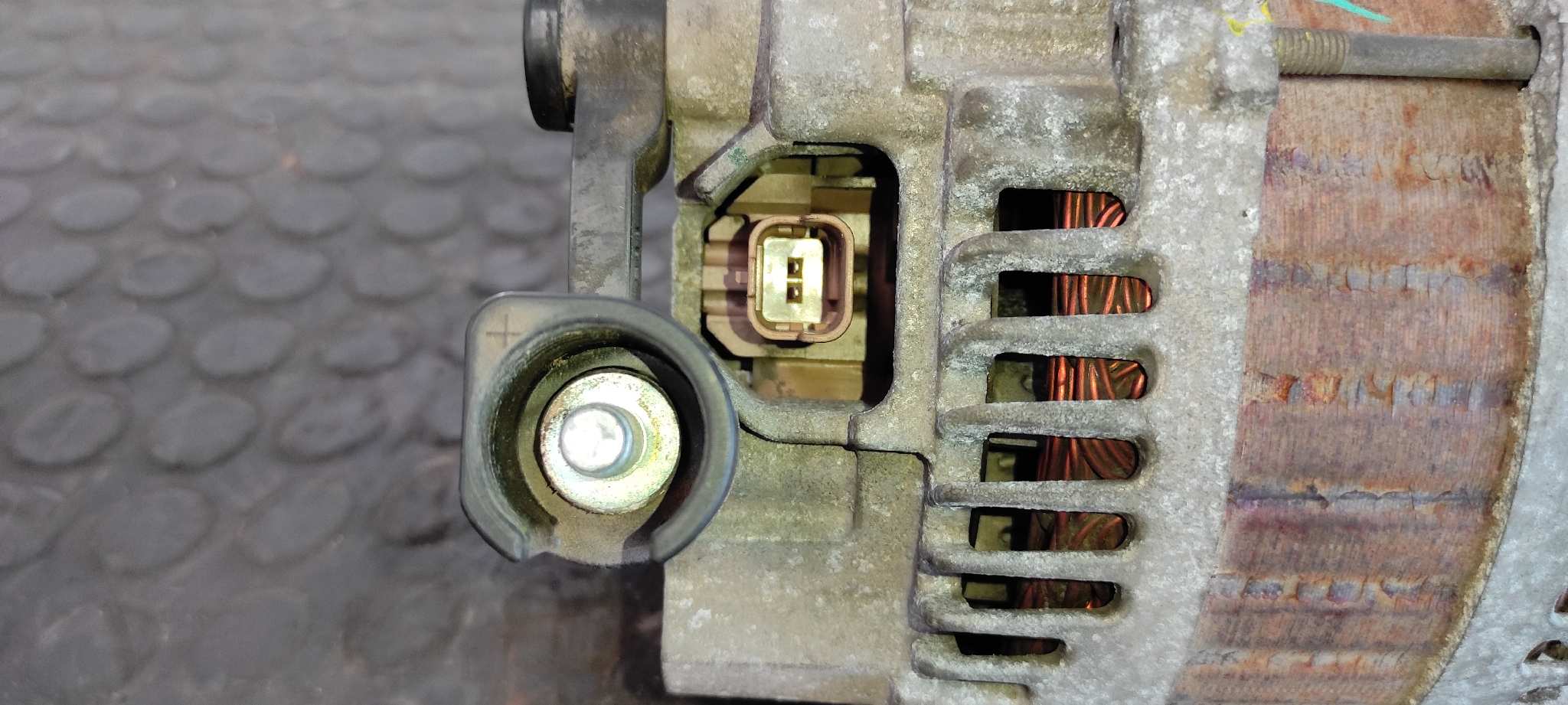 ALTERNADOR PEUGEOT 407 - recambio desguace - vista 4