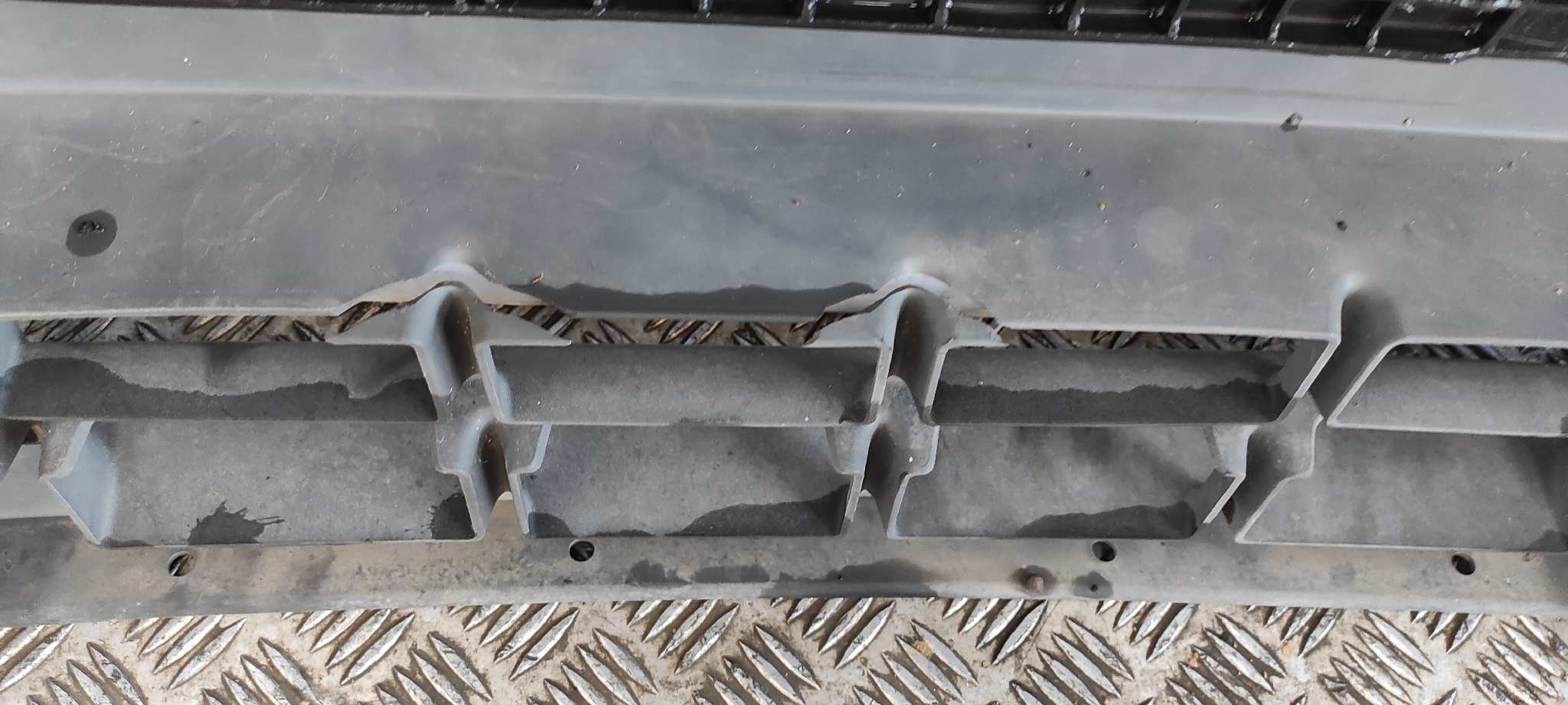 PARAGOLPES DELANTERO FORD TRANSIT CAJA ABIERTA '06 - vista 3