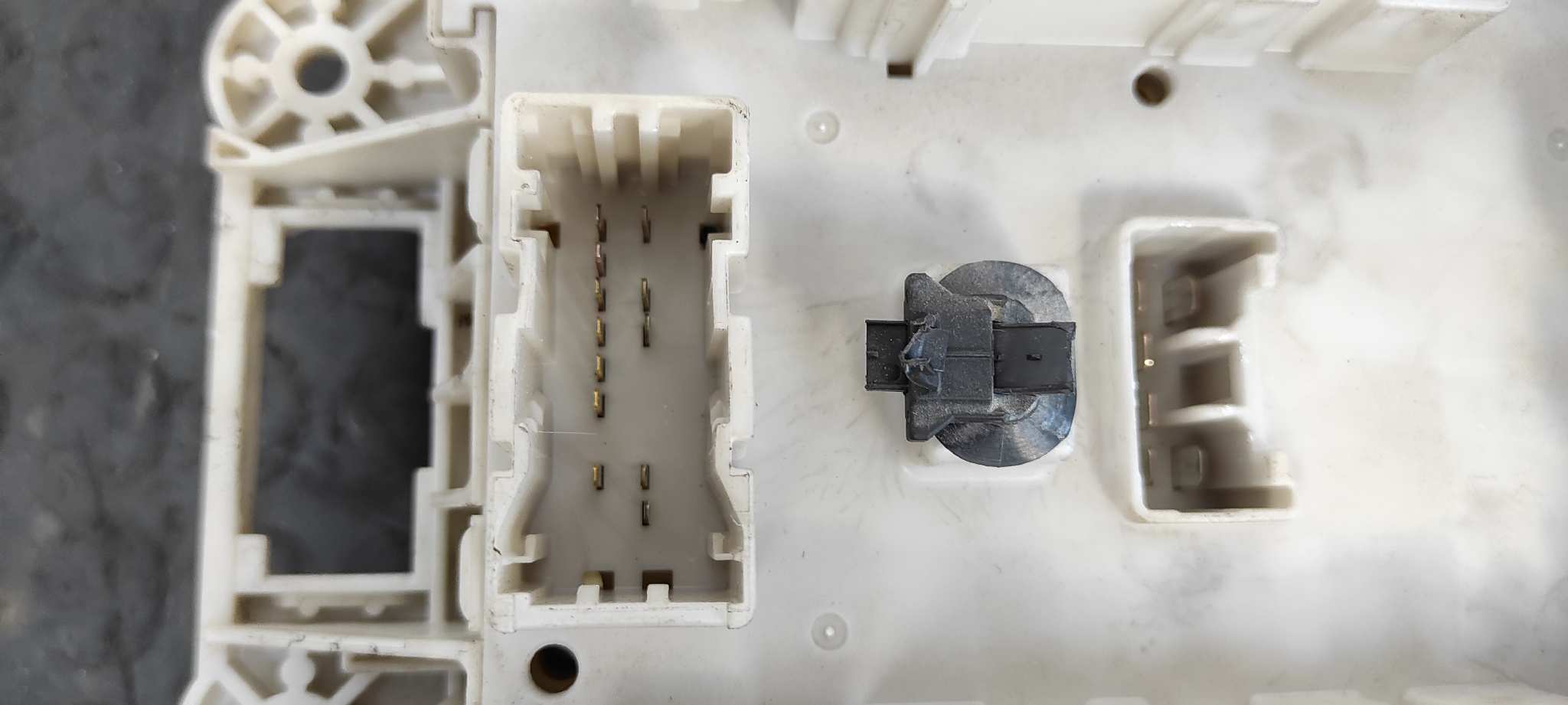 CAJA RELES / FUSIBLES TOYOTA RAV 4 (A2) - vista 2