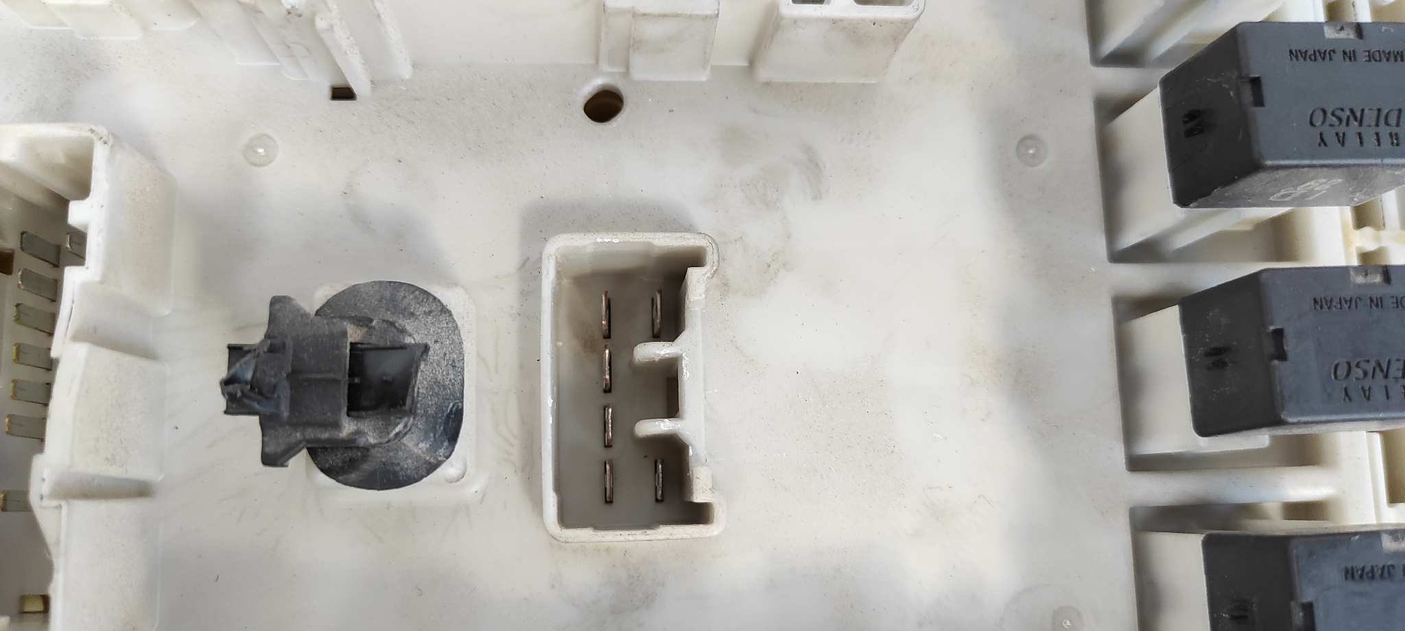 CAJA RELES / FUSIBLES TOYOTA RAV 4 (A2) - vista 5