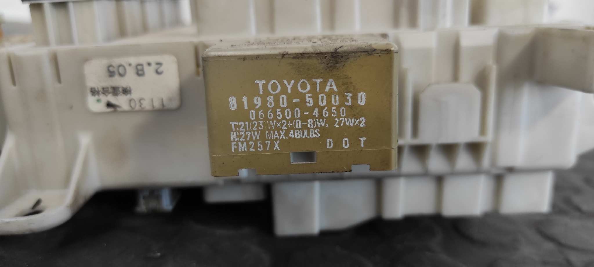 CAJA RELES / FUSIBLES TOYOTA RAV 4 (A2) - vista 11