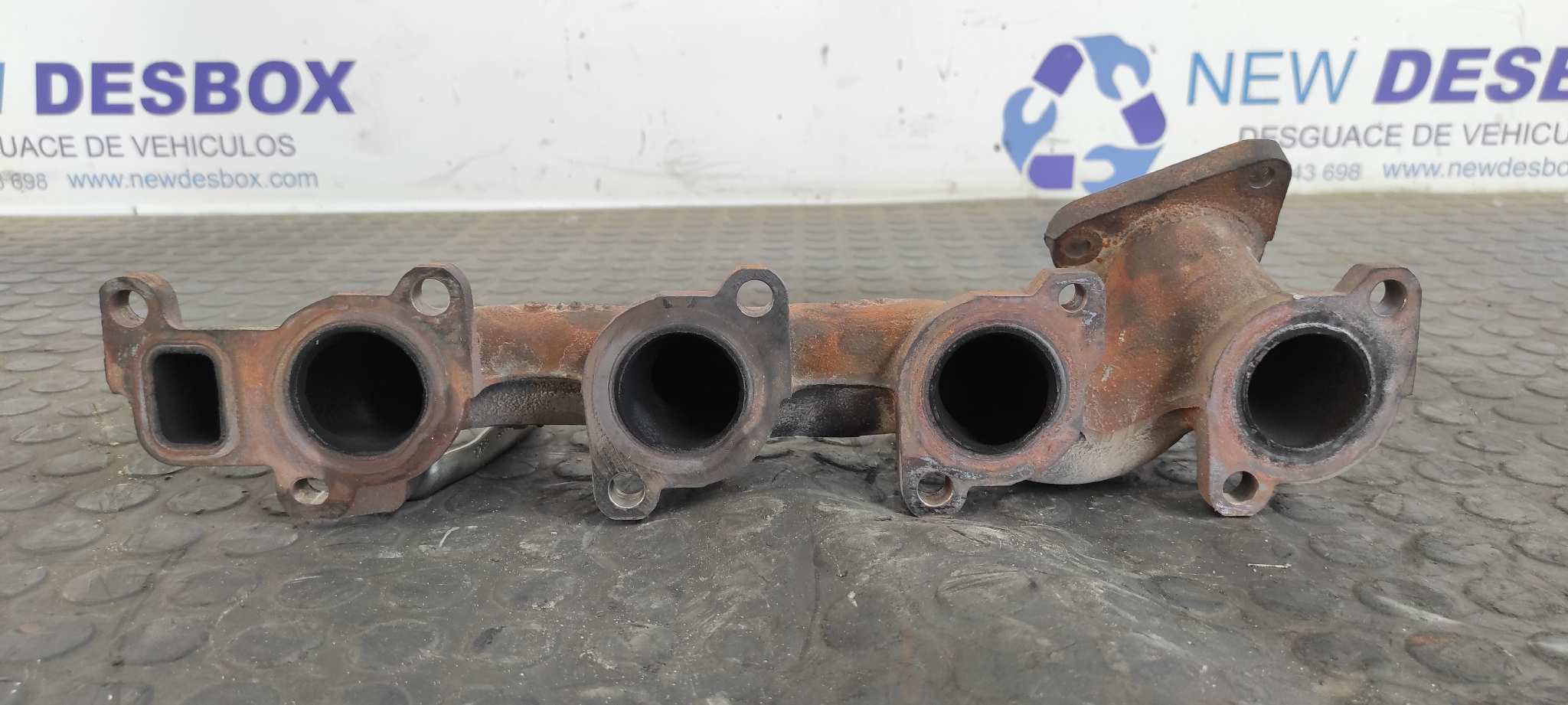 COLECTOR ESCAPE MERCEDES-BENZ CLASE C (W204) BERLINA