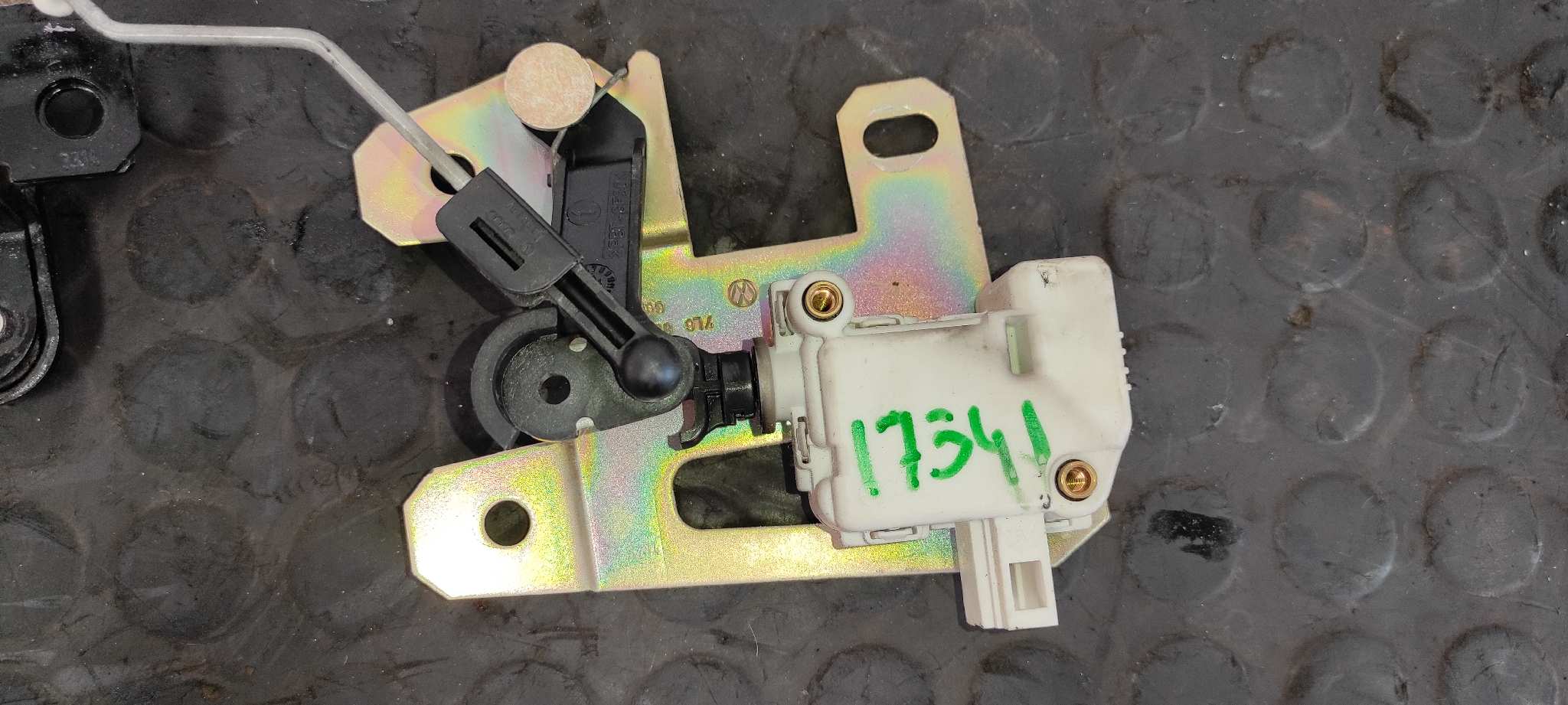 CERRADURA MALETERO / PORTON VOLKSWAGEN TOUAREG (7LA) - vista 4