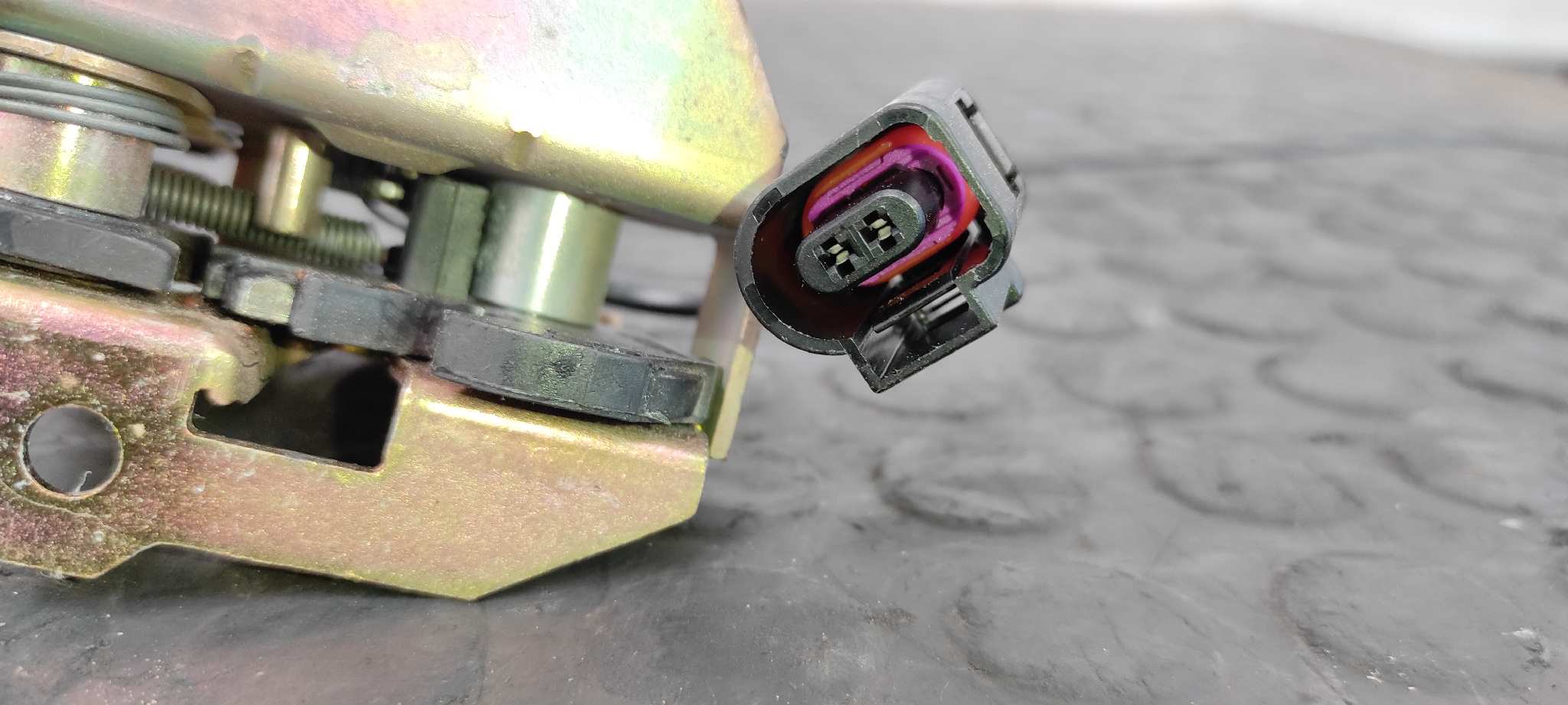 CERRADURA MALETERO / PORTON VOLKSWAGEN TOUAREG (7LA) - vista 6