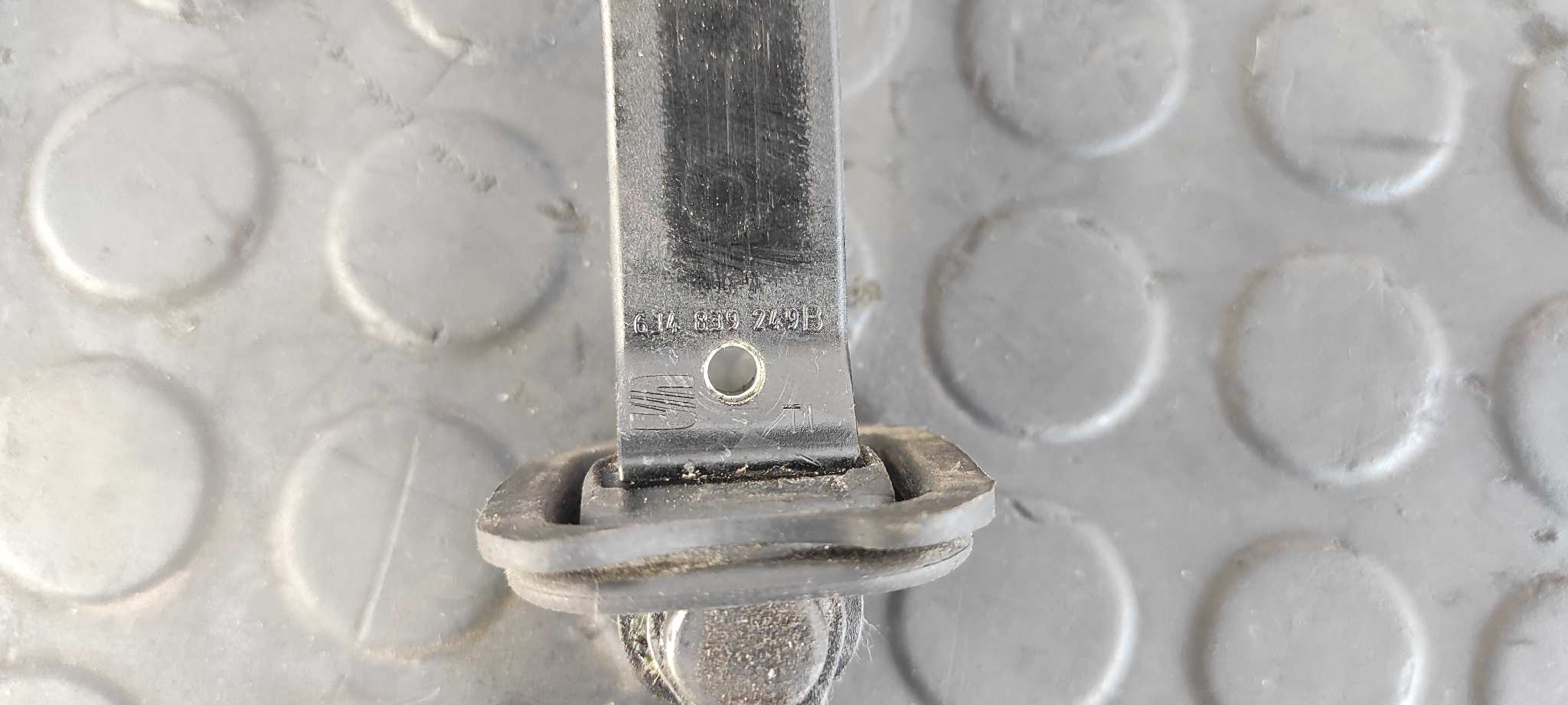 RETENEDOR PUERTA DERECHA SEAT IBIZA SC (6P5) - vista 3