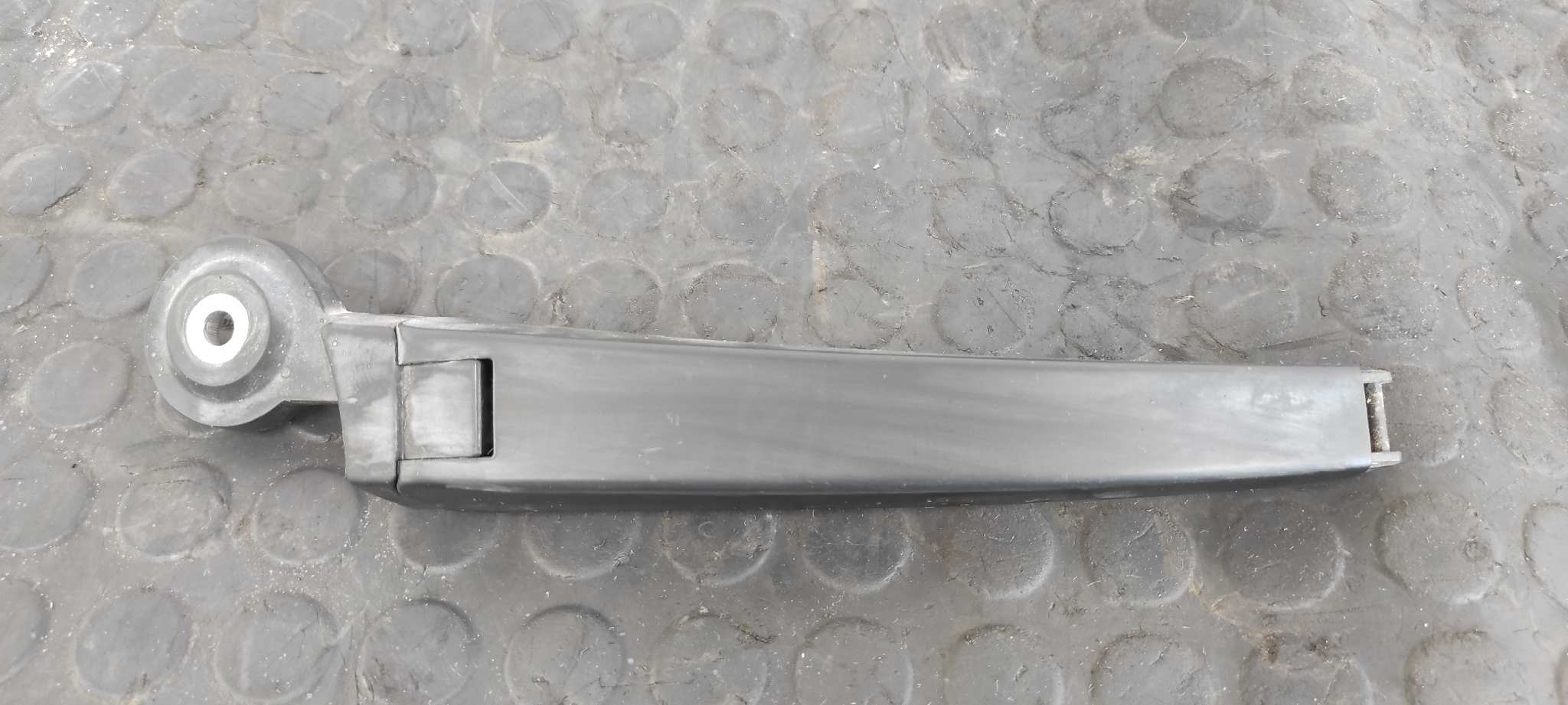 BRAZO LIMPIA TRASERO VOLKSWAGEN TOUAREG (7LA)