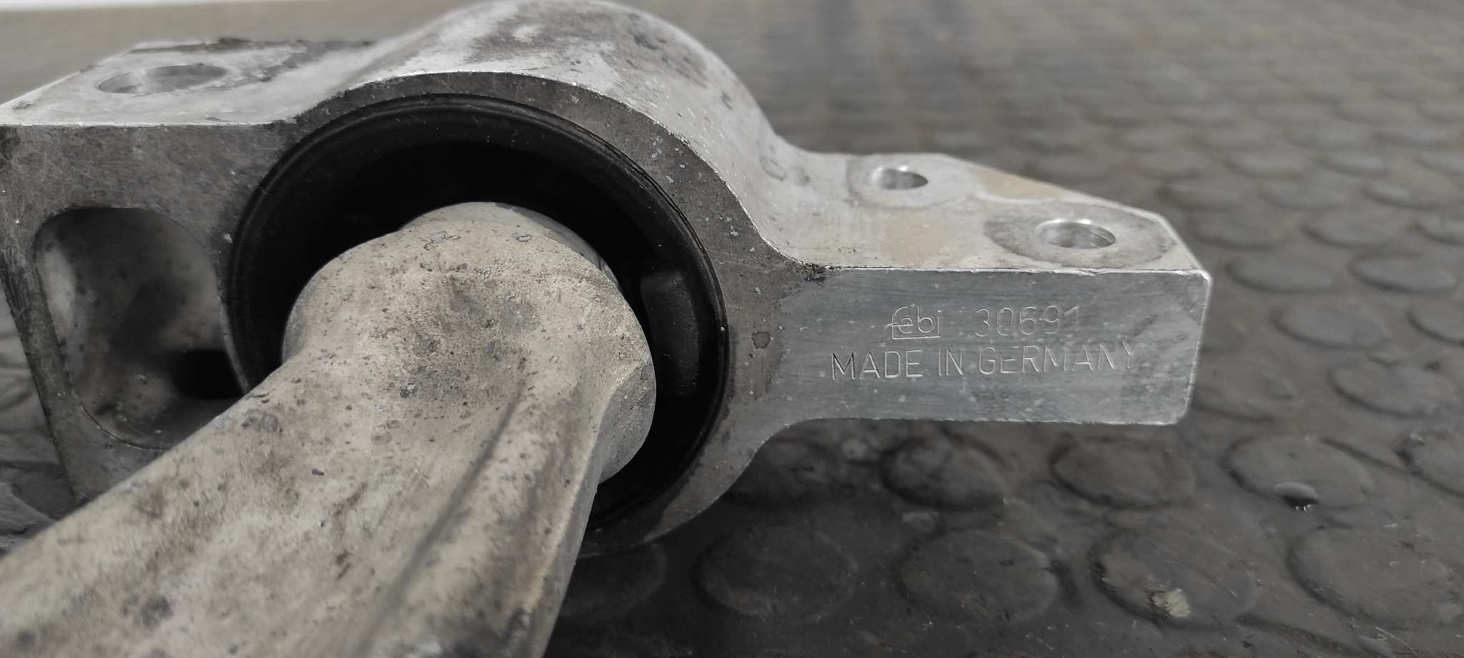 BRAZO DERECHO INFERIOR DELANTERO VOLKSWAGEN PASSAT BERLINA (3C2) - vista 7