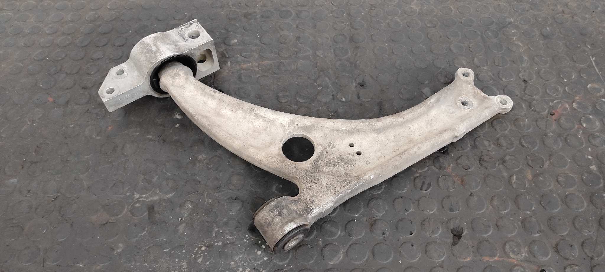 BRAZO IZQUIERDO INFERIOR DELANTERO VOLKSWAGEN PASSAT BERLINA (3C2) - vista 2