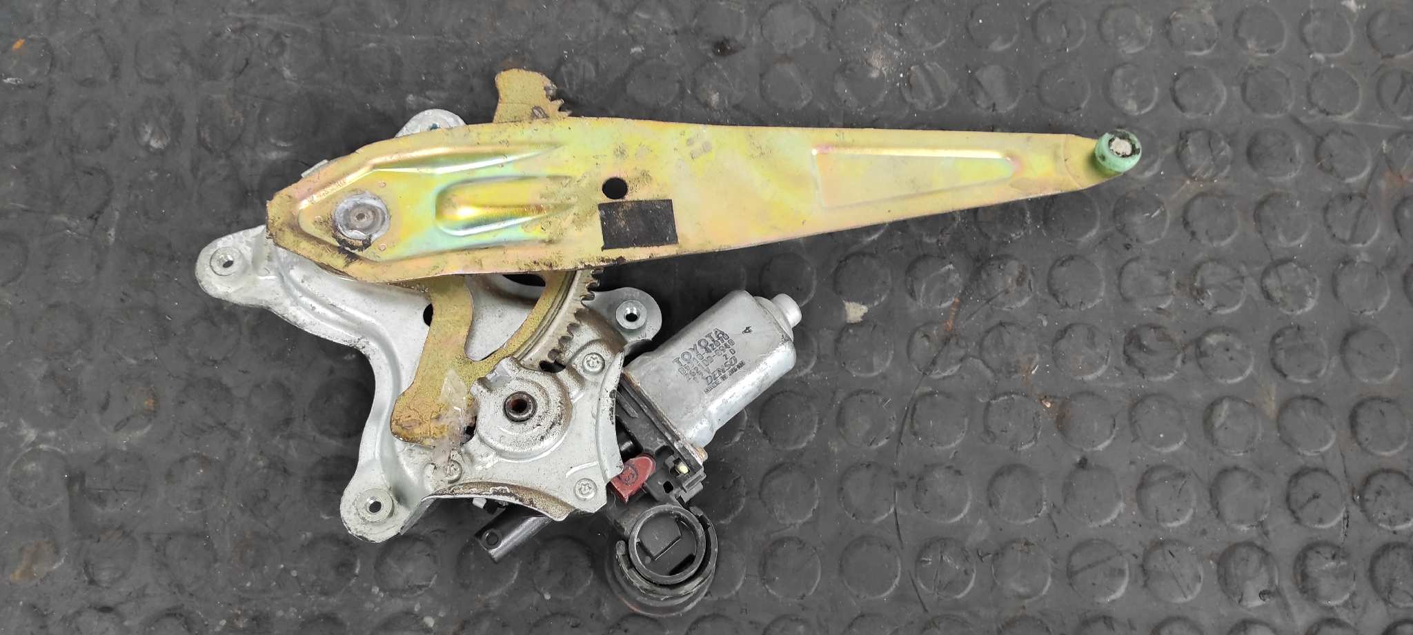 ELEVALUNAS TRASERO DERECHO TOYOTA RAV 4 (A2) - vista 2