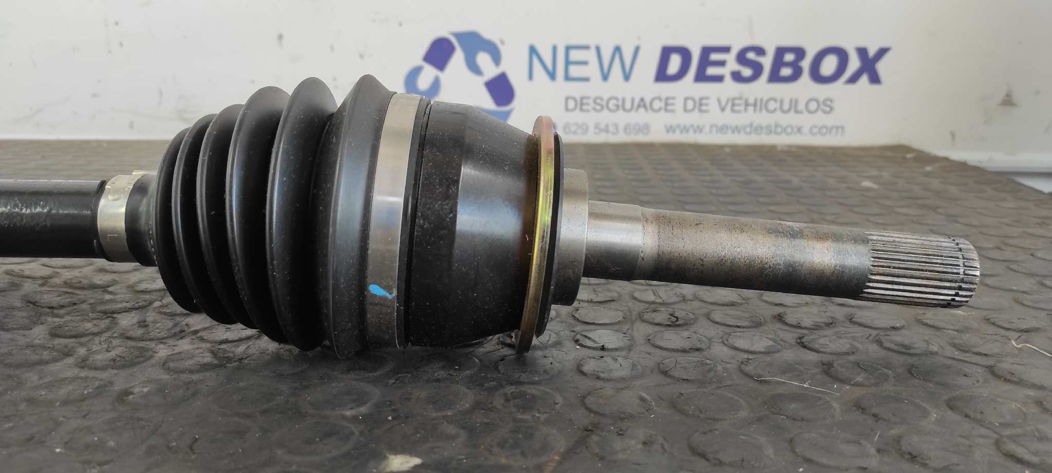 TRANSMISION DELANTERA IZQUIERDA SSANGYONG REXTON 2.7 - vista 2