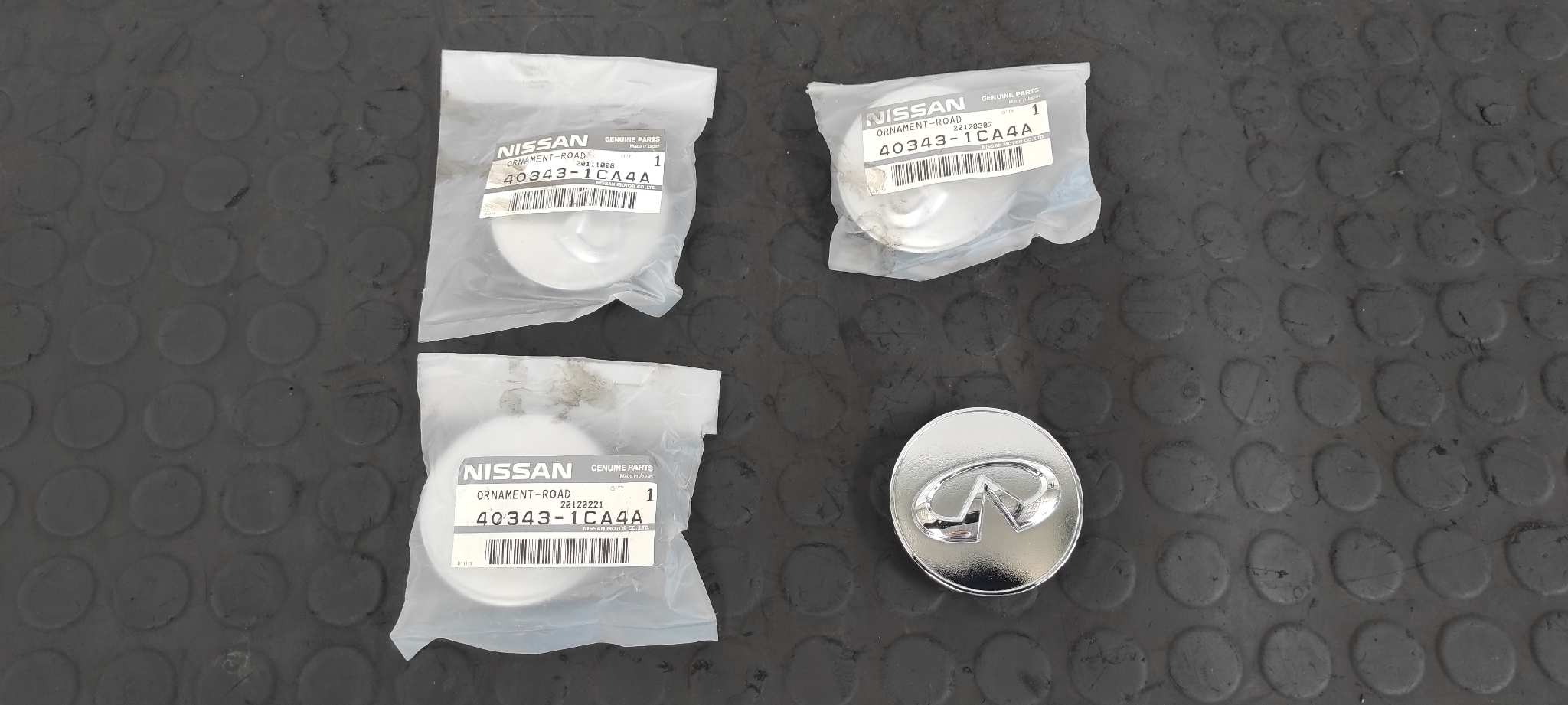 TAPACUBOS INFINITI Q50 3.5 V6 CAT (HIBRIDO)