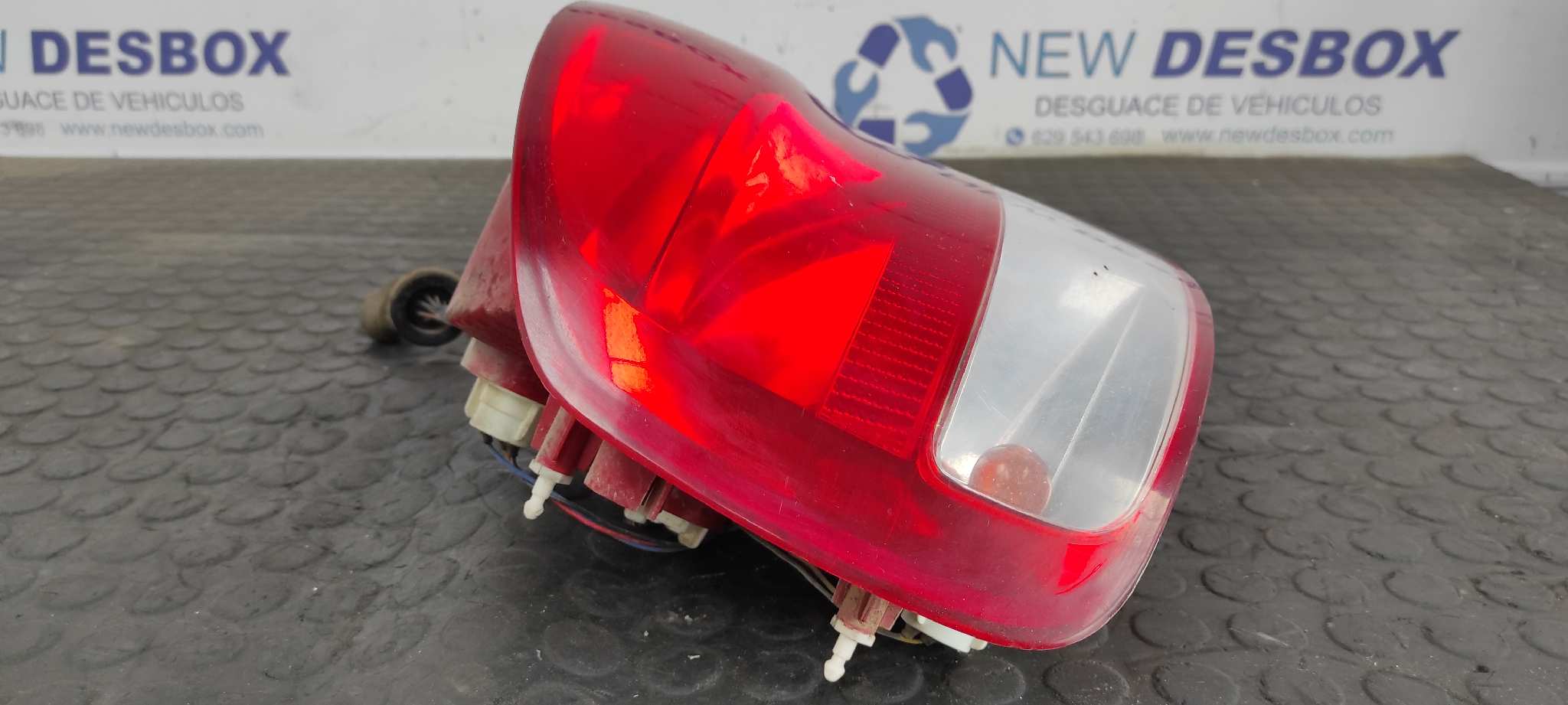 PILOTO TRASERO IZQUIERDO DAEWOO KALOS - vista 6
