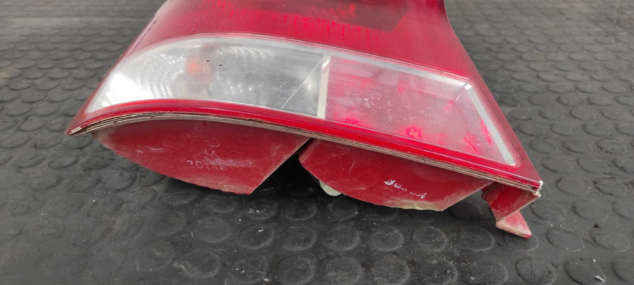 PILOTO TRASERO IZQUIERDO DAEWOO KALOS - vista 3