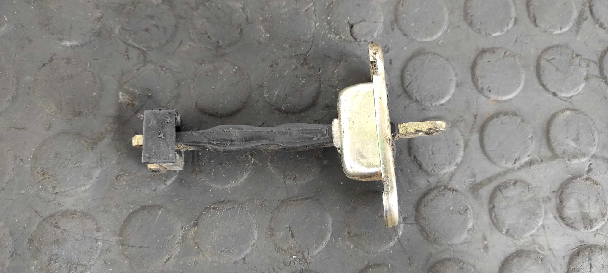 RETENEDOR PUERTA DERECHA SSANGYONG MUSSO - vista 6