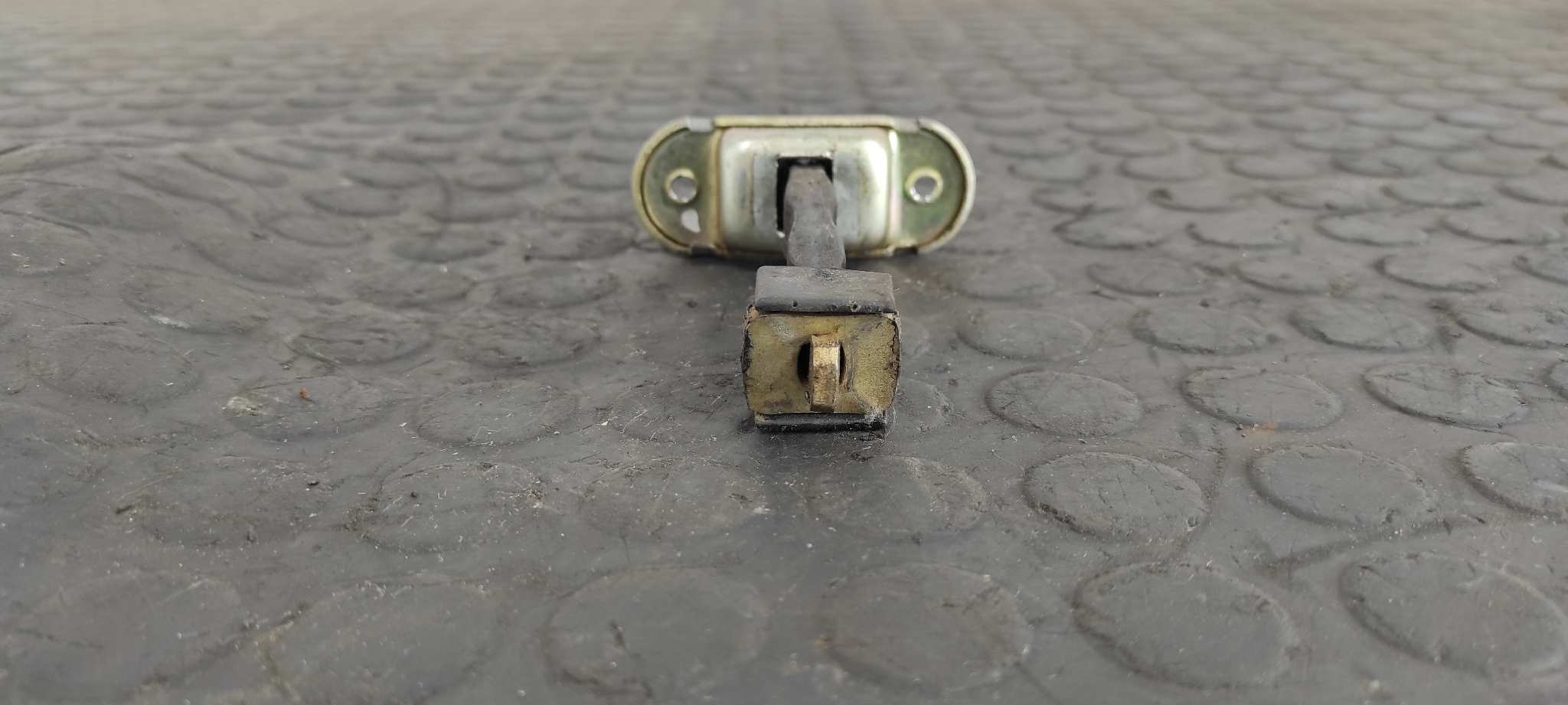 RETENEDOR PUERTA DERECHA SSANGYONG MUSSO - vista 4