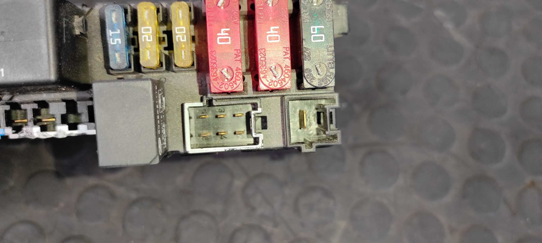 CAJA RELES / FUSIBLES MERCEDES-BENZ CLASE CL (W215) COUPE - vista 7