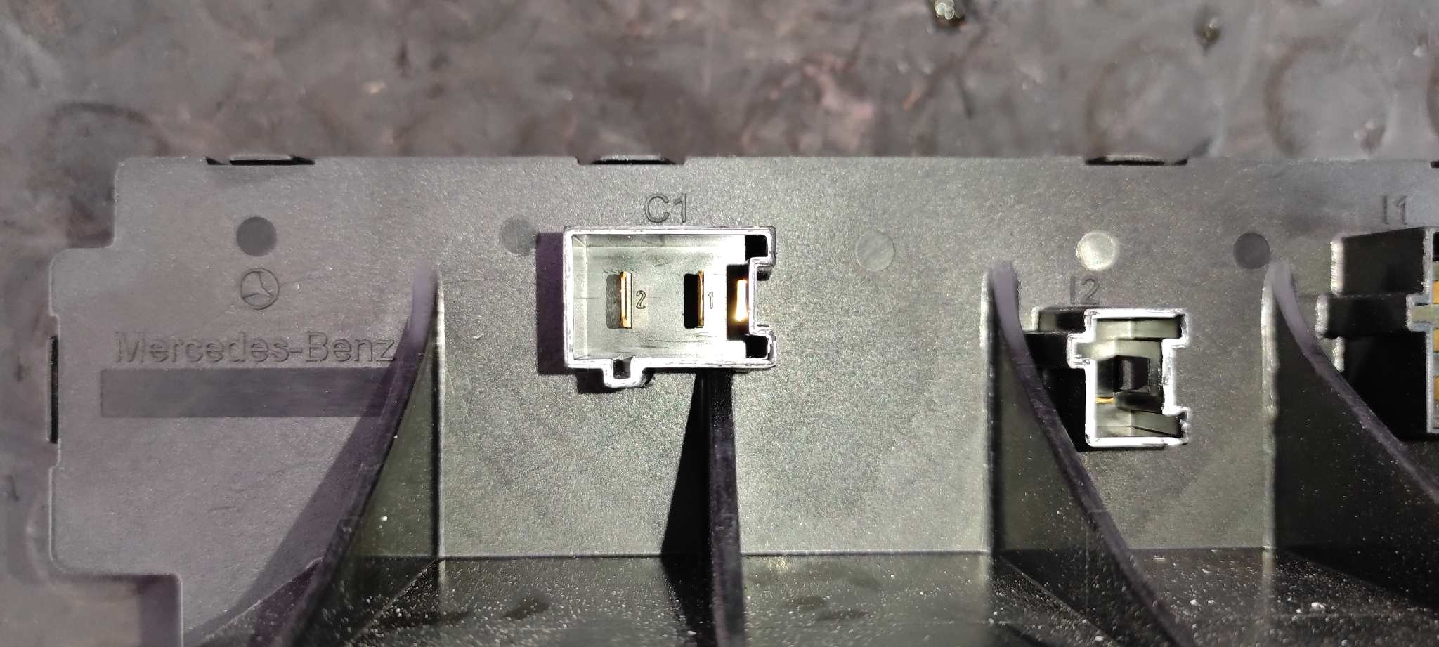 CAJA RELES / FUSIBLES MERCEDES-BENZ CLASE CL (W215) COUPE - vista 6