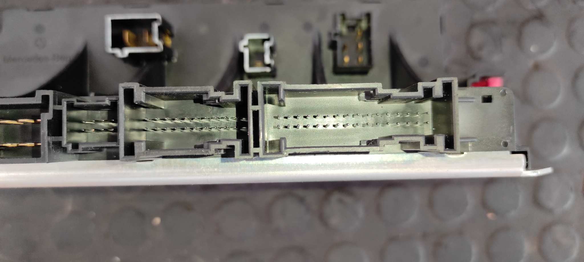 CAJA RELES / FUSIBLES MERCEDES-BENZ CLASE CL (W215) COUPE - vista 11