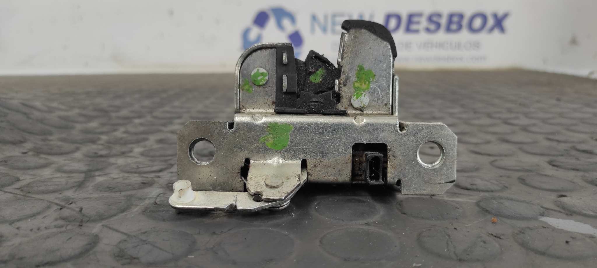 CERRADURA MALETERO / PORTON VOLKSWAGEN POLO (9N3)