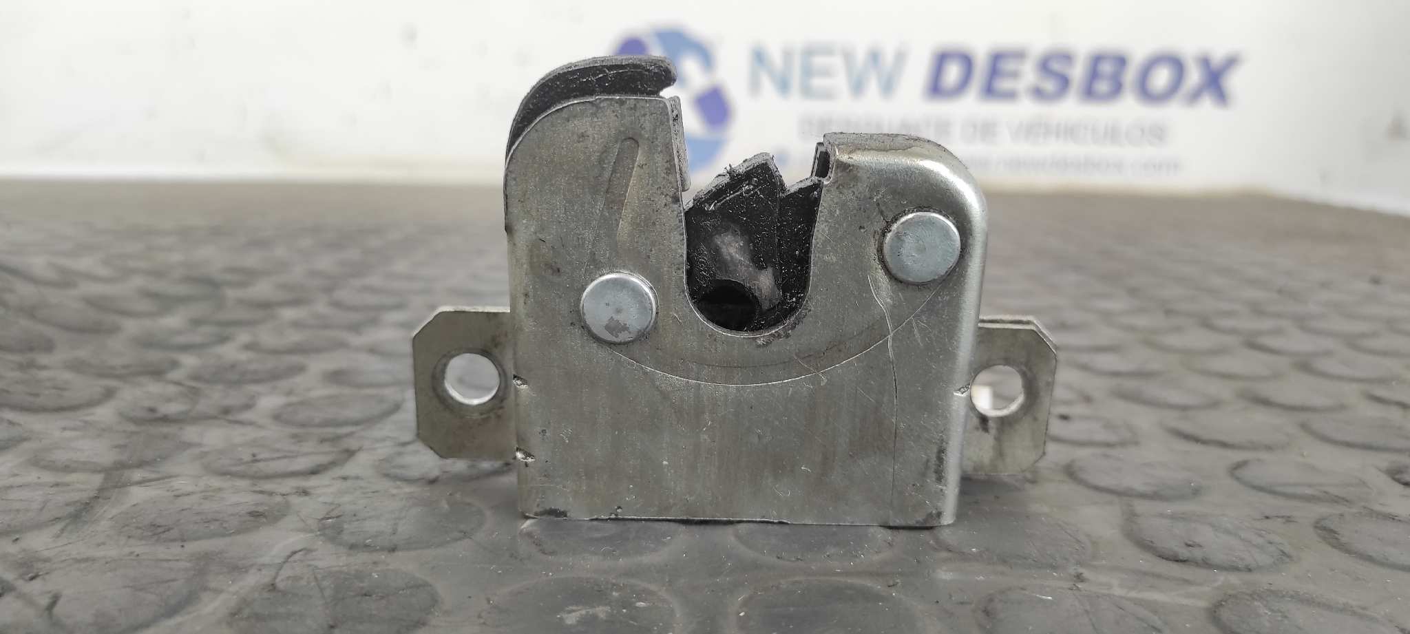 CERRADURA MALETERO / PORTON VOLKSWAGEN POLO (9N3) - vista 2