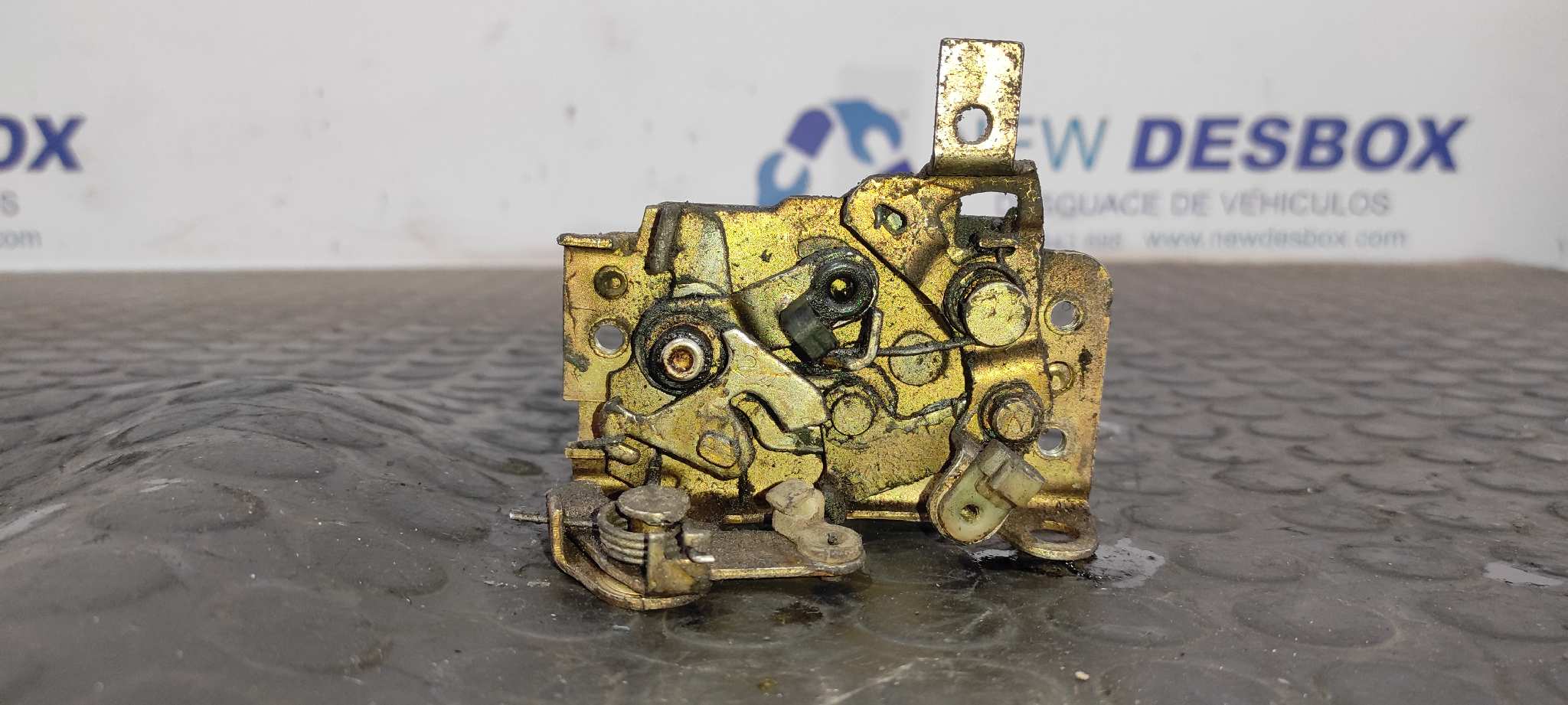 CERRADURA PUERTA DELANTERA DERECHA OPEL KADETT E