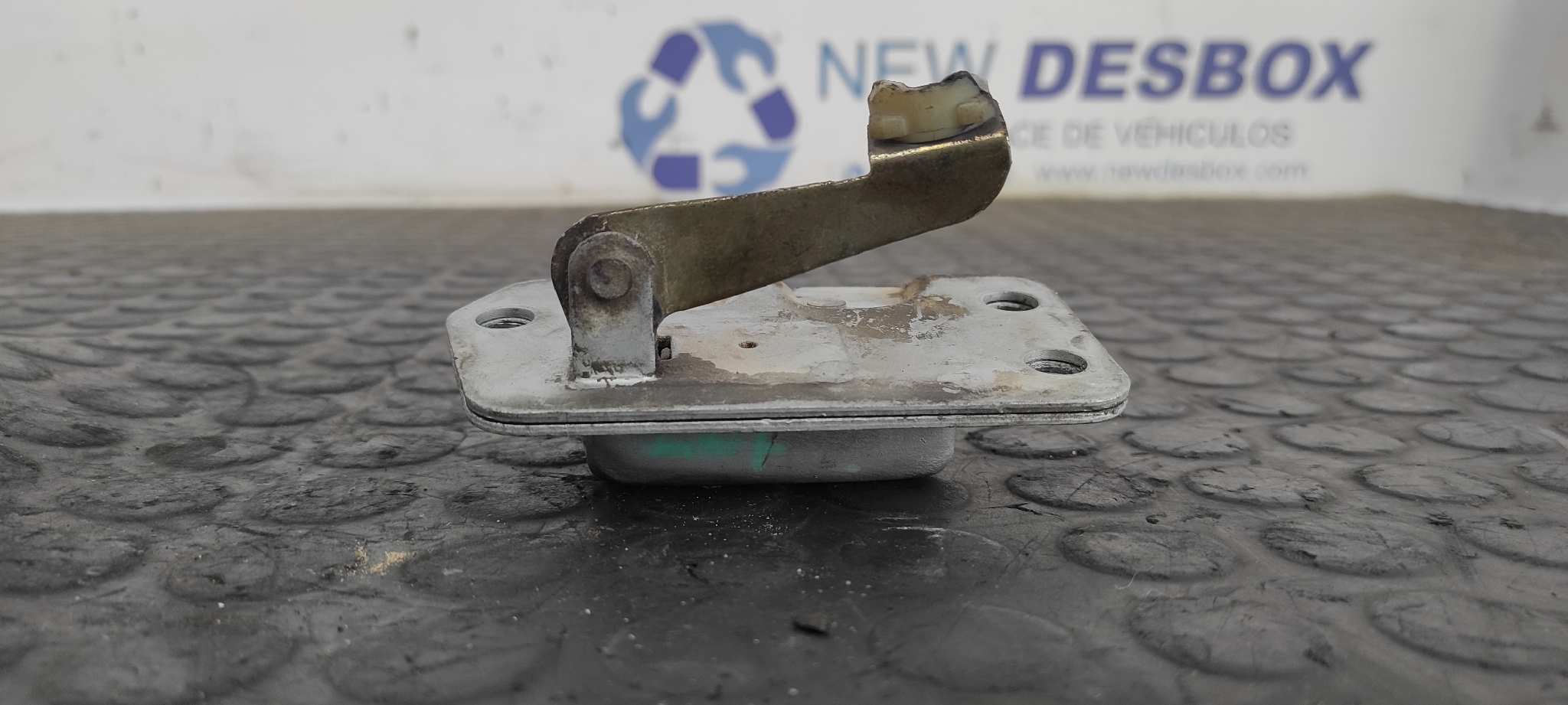 CERRADURA PUERTA TRASERA IZQUIERDA NISSAN VANETTE CARGO (HC23) - vista 3