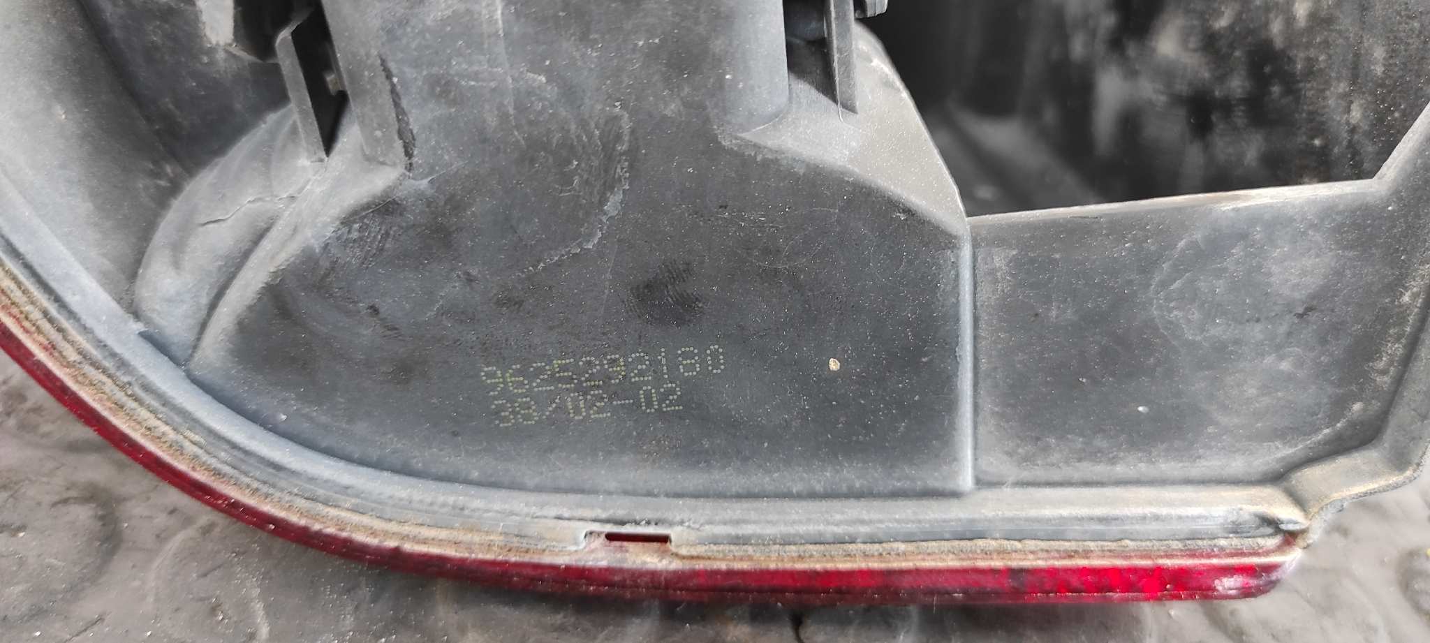 FARO DERECHO PEUGEOT PARTNER (S1) - vista 3