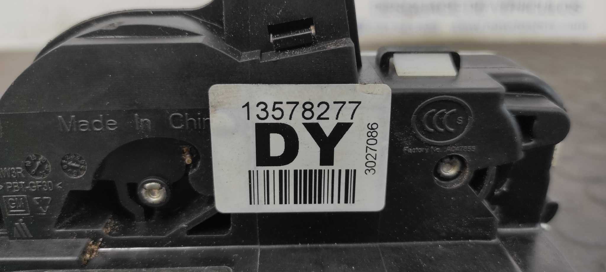 CERRADURA PUERTA DELANTERA DERECHA CHEVROLET CRUZE - vista 6