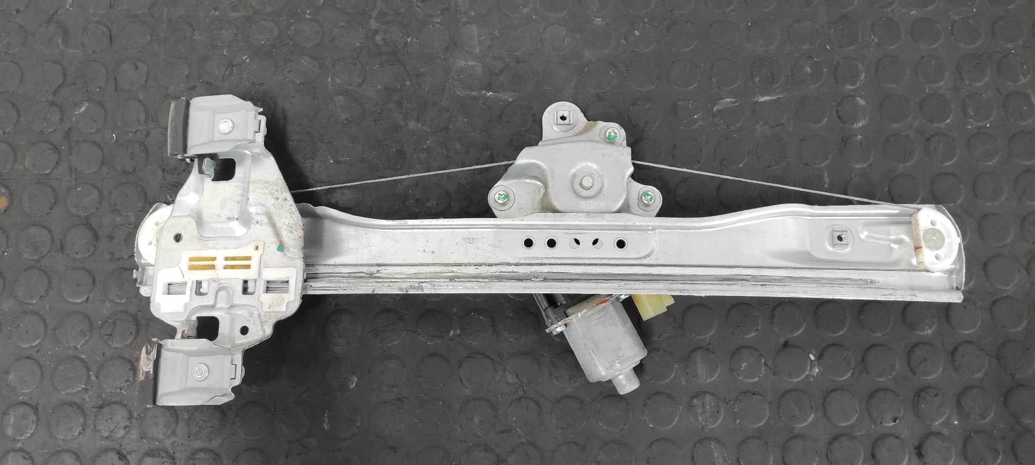 ELEVALUNAS TRASERO DERECHO CHEVROLET CRUZE - vista 2