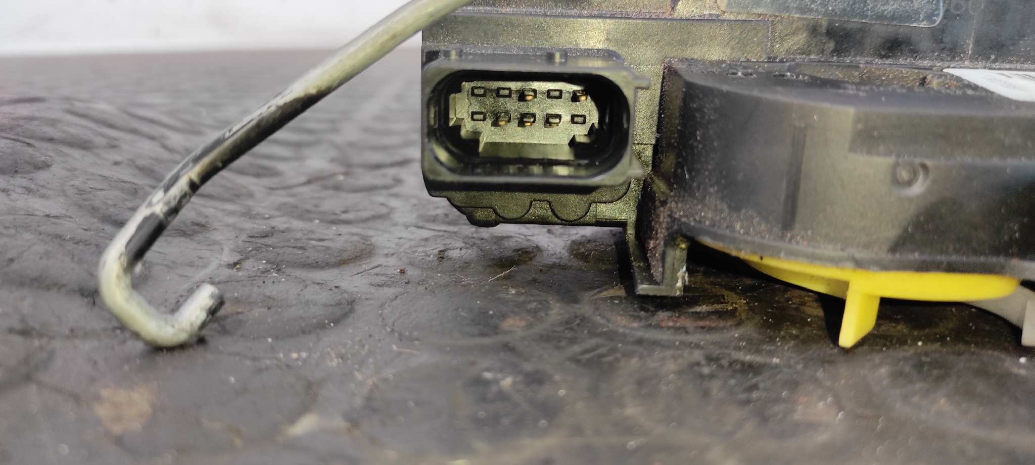 CERRADURA PUERTA DELANTERA IZQUIERDA CHEVROLET CRUZE - vista 3