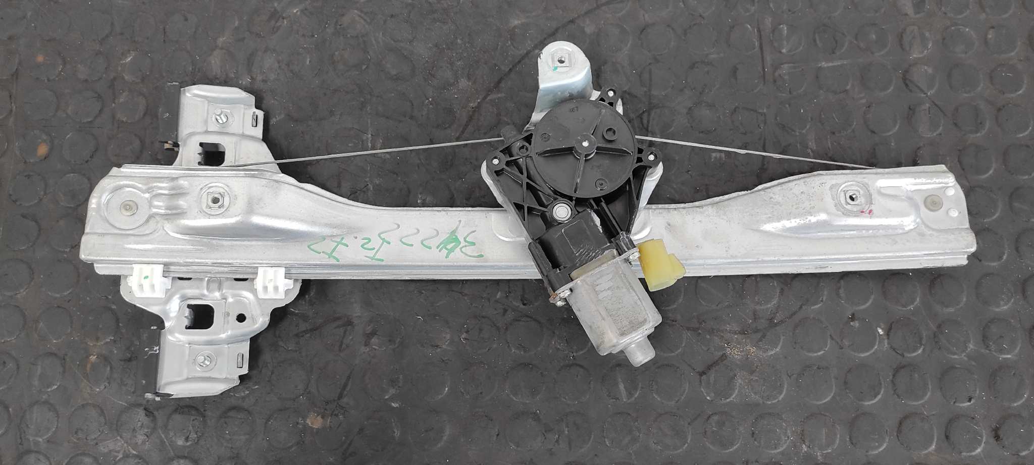 ELEVALUNAS TRASERO IZQUIERDO CHEVROLET CRUZE - vista 4