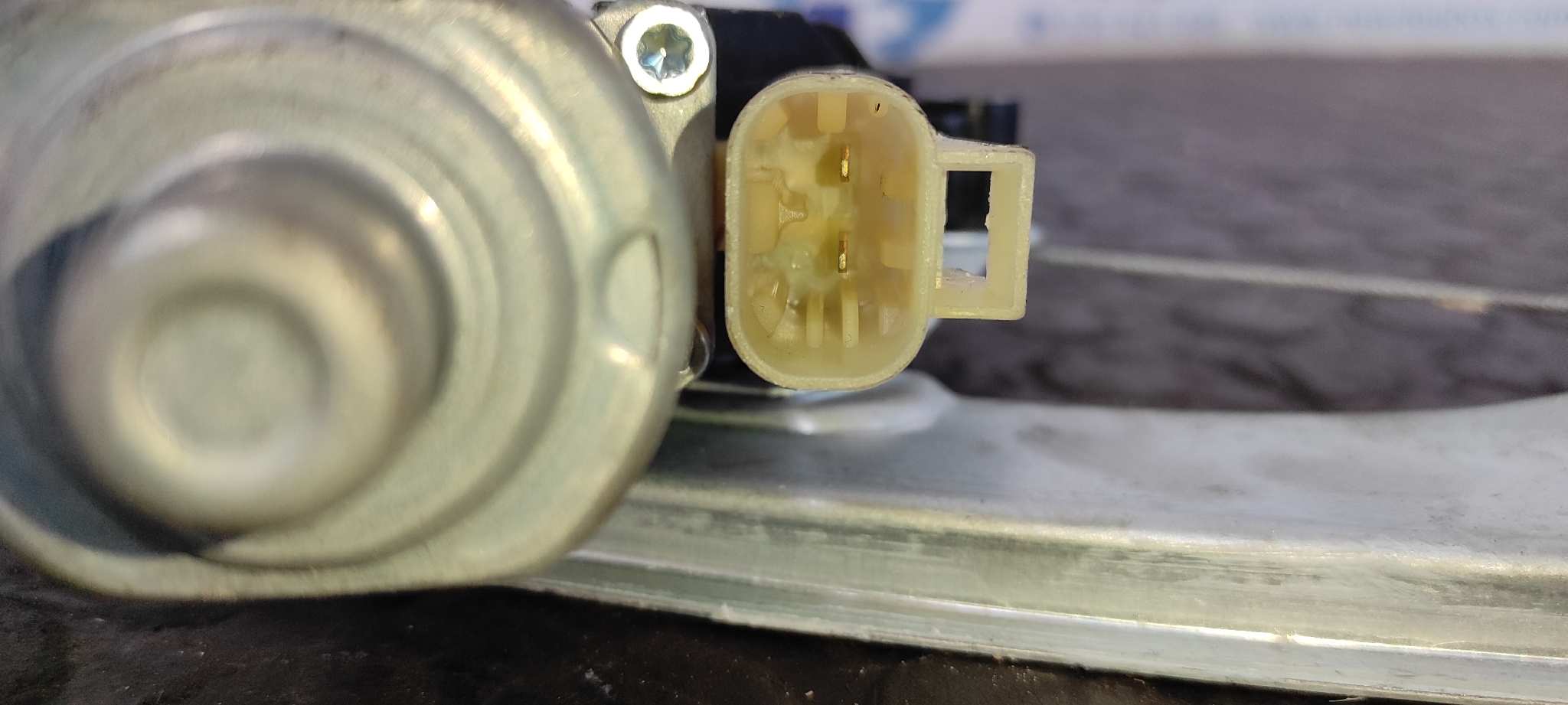 ELEVALUNAS TRASERO IZQUIERDO CHEVROLET CRUZE - vista 3