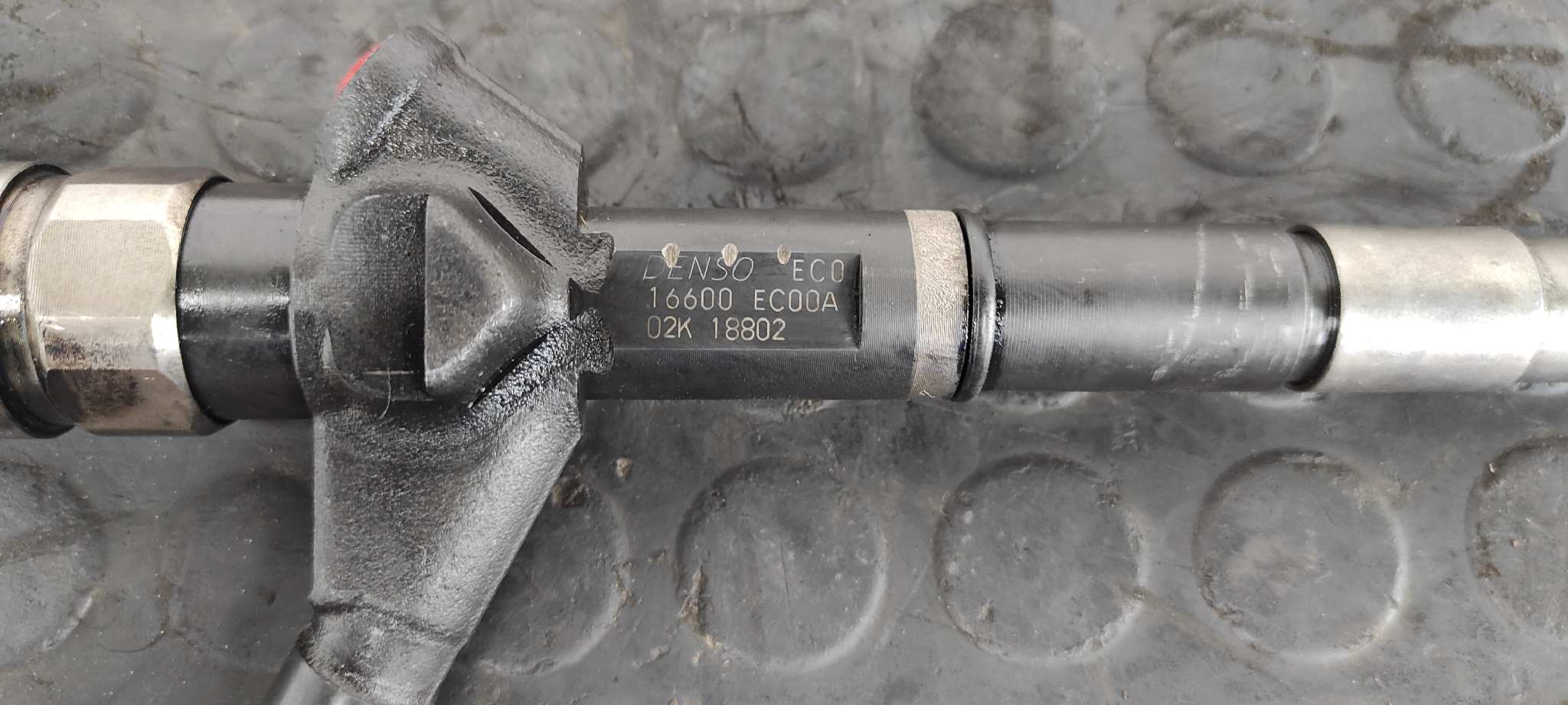 INYECTOR NISSAN CABSTAR - vista 2