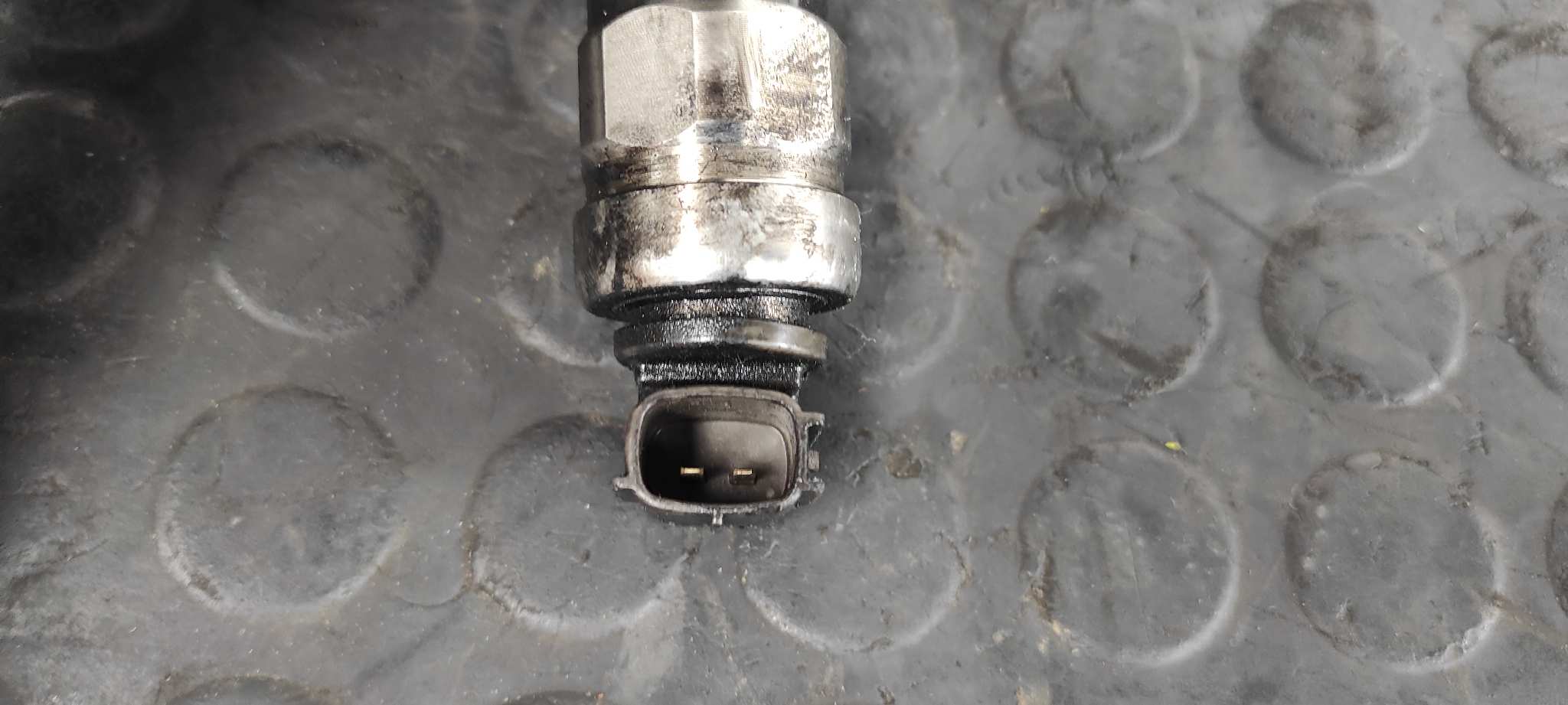 INYECTOR NISSAN CABSTAR - vista 2