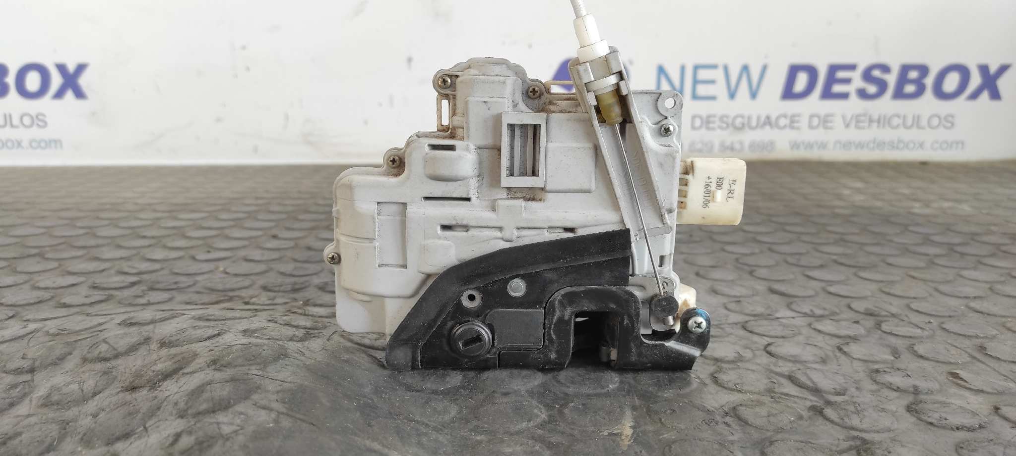 CERRADURA PUERTA TRASERA IZQUIERDA AUDI A4 AVANT (8E) - vista 3