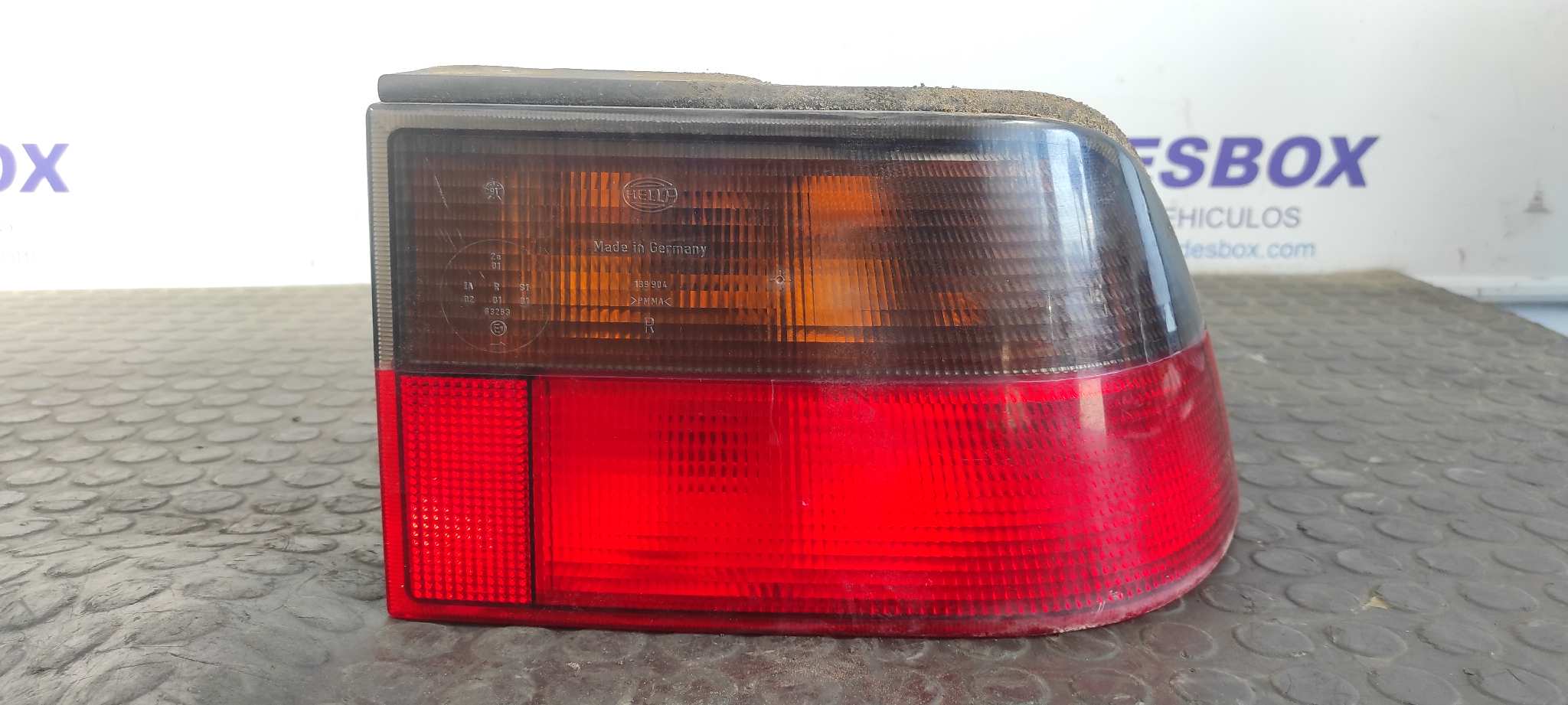 PILOTO TRASERO DERECHO SAAB 900 BERLINA