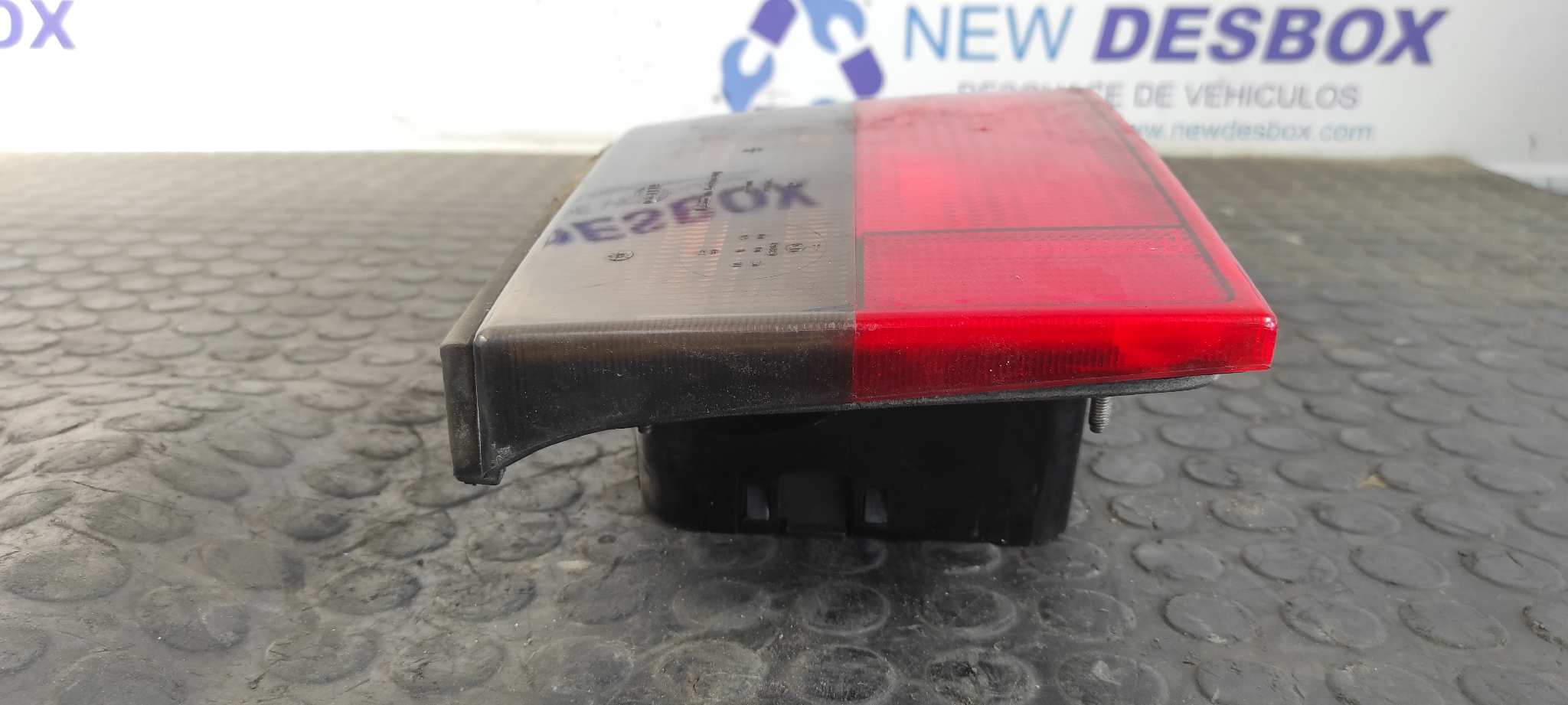 PILOTO TRASERO DERECHO SAAB 900 BERLINA - vista 7