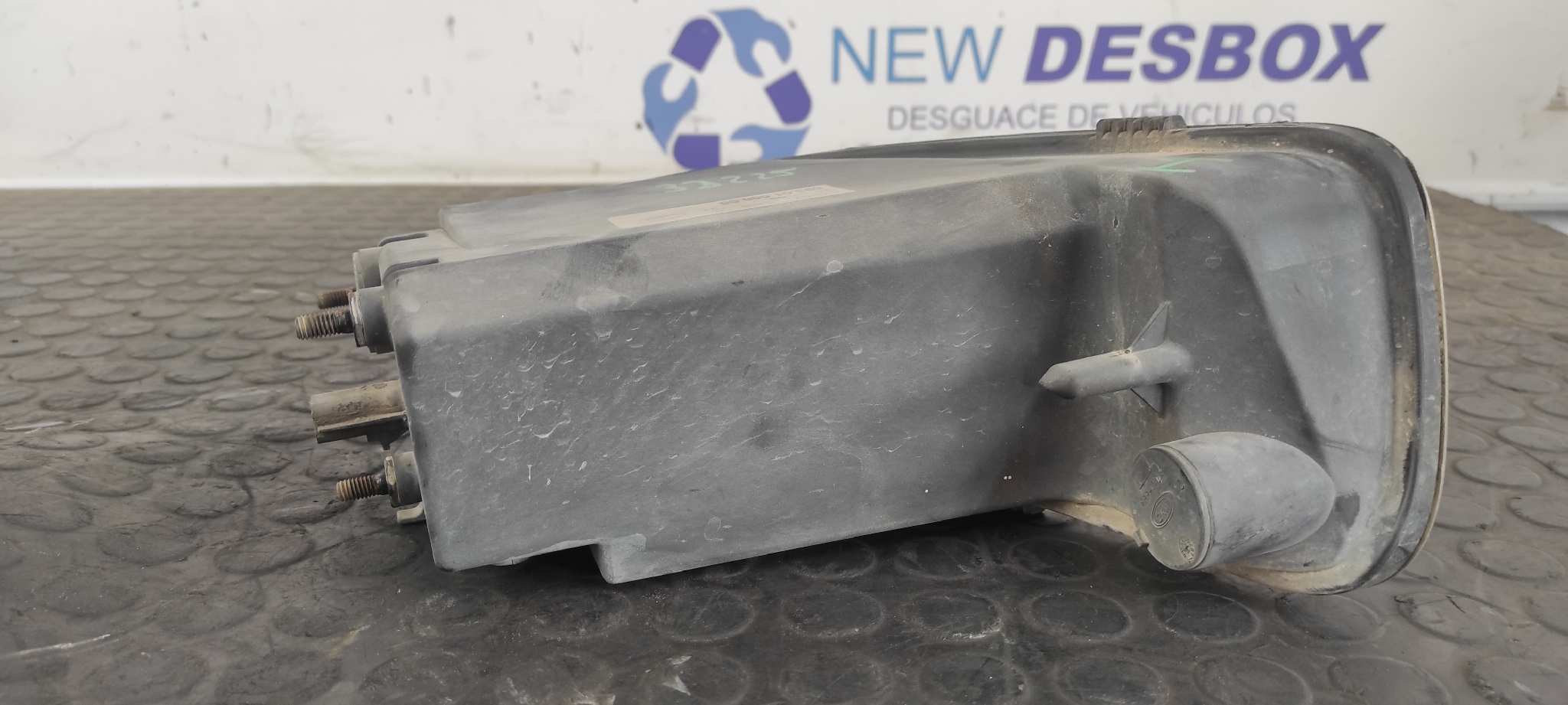 FARO ANTINIEBLA IZQUIERDO CHRYSLER VOYAGER (RG) - vista 3