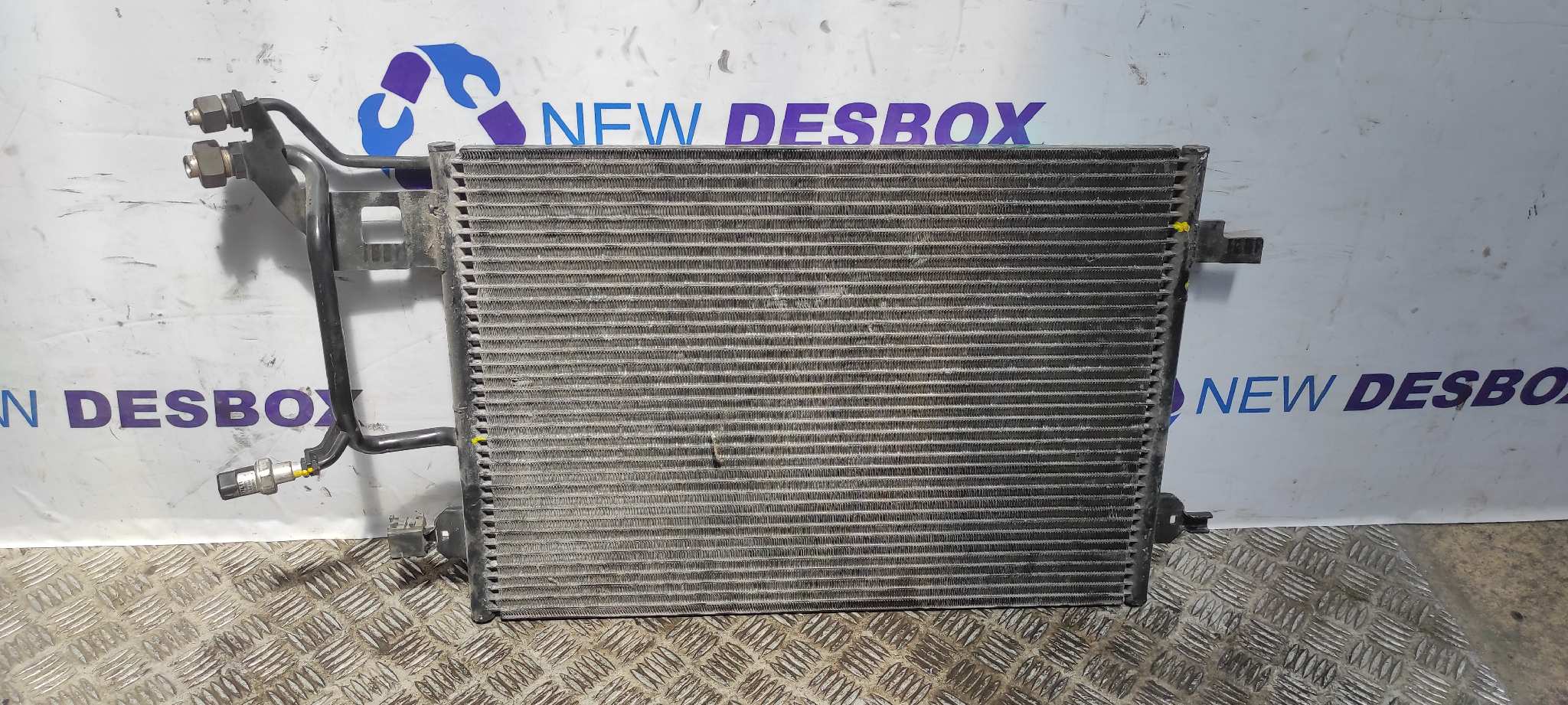 CONDENSADOR / RADIADOR  AIRE ACONDICIONADO VOLKSWAGEN PASSAT BERLINA (3B2)