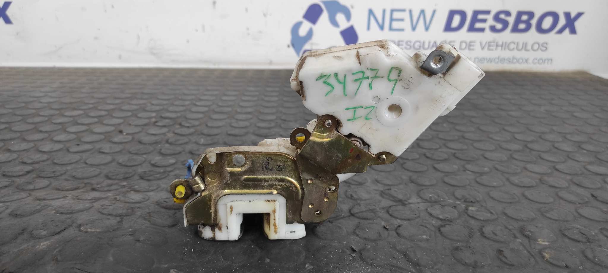 CERRADURA PUERTA DELANTERA IZQUIERDA NISSAN VANETTE CARGO (HC23) - vista 3