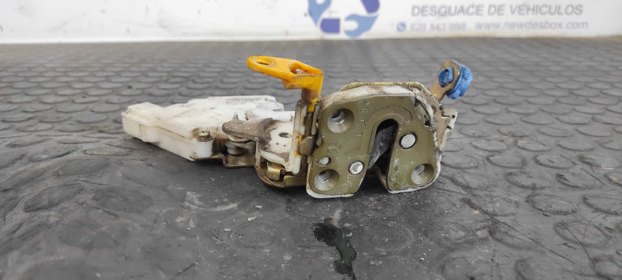 CERRADURA PUERTA DELANTERA IZQUIERDA NISSAN VANETTE CARGO (HC23) - vista 2