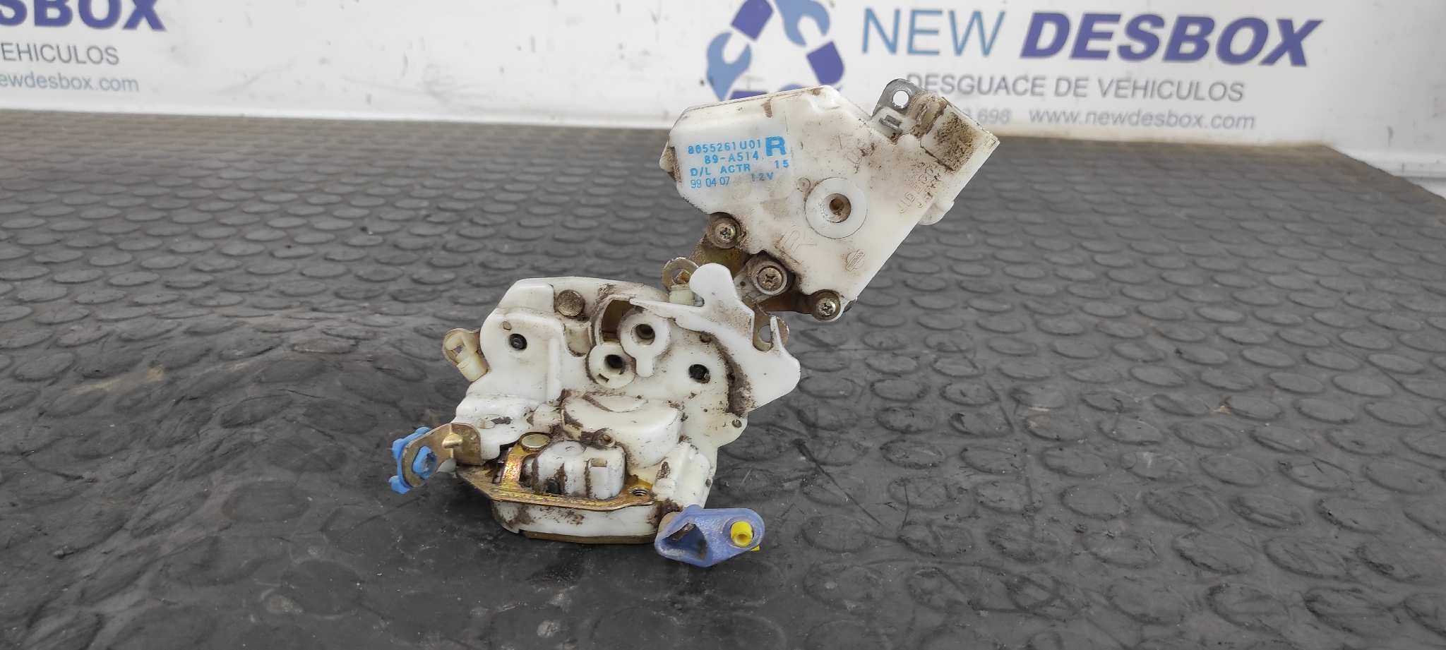 CERRADURA PUERTA DELANTERA DERECHA NISSAN VANETTE CARGO (HC23)