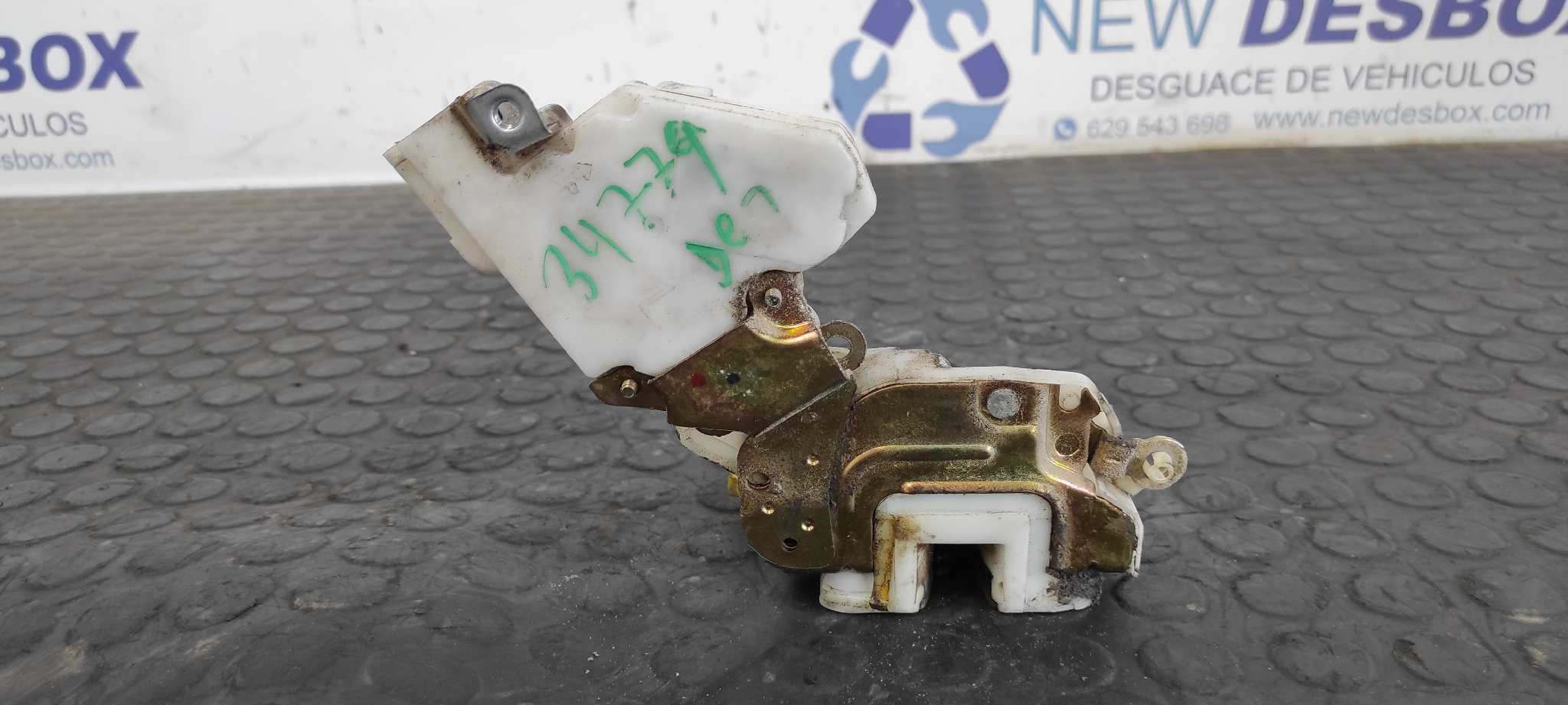 CERRADURA PUERTA DELANTERA DERECHA NISSAN VANETTE CARGO (HC23) - vista 4