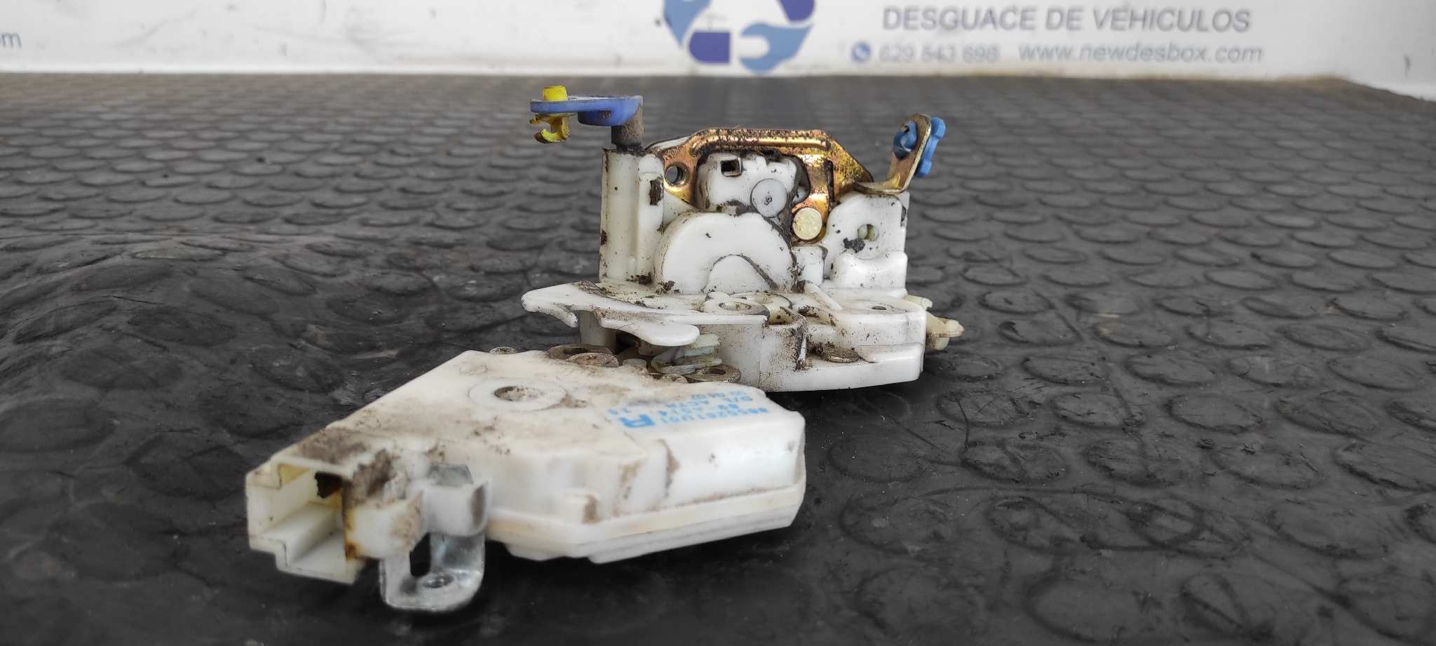 CERRADURA PUERTA DELANTERA DERECHA NISSAN VANETTE CARGO (HC23) - vista 6